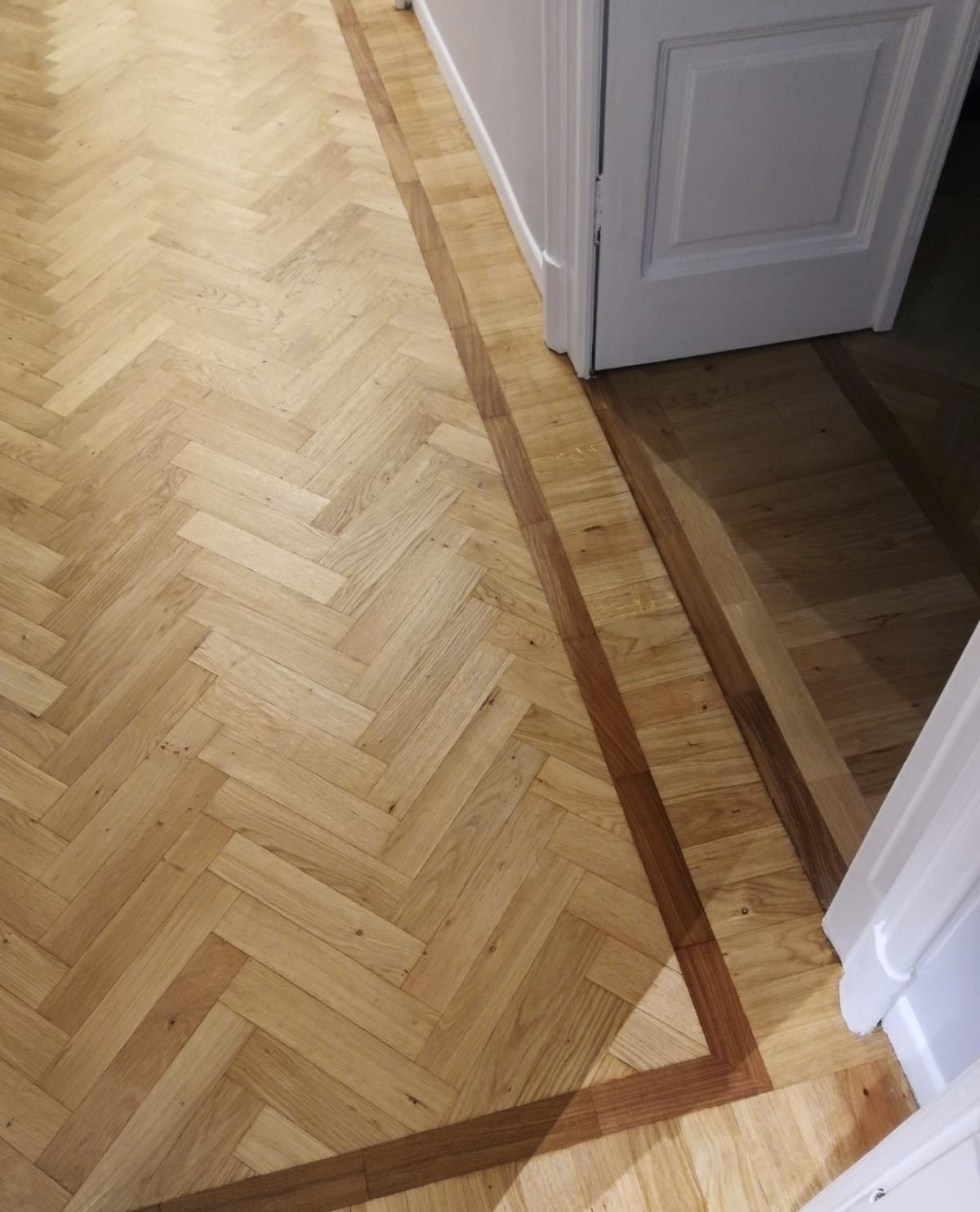 2019 年完成的鱼骨拼木地板修复工程-5