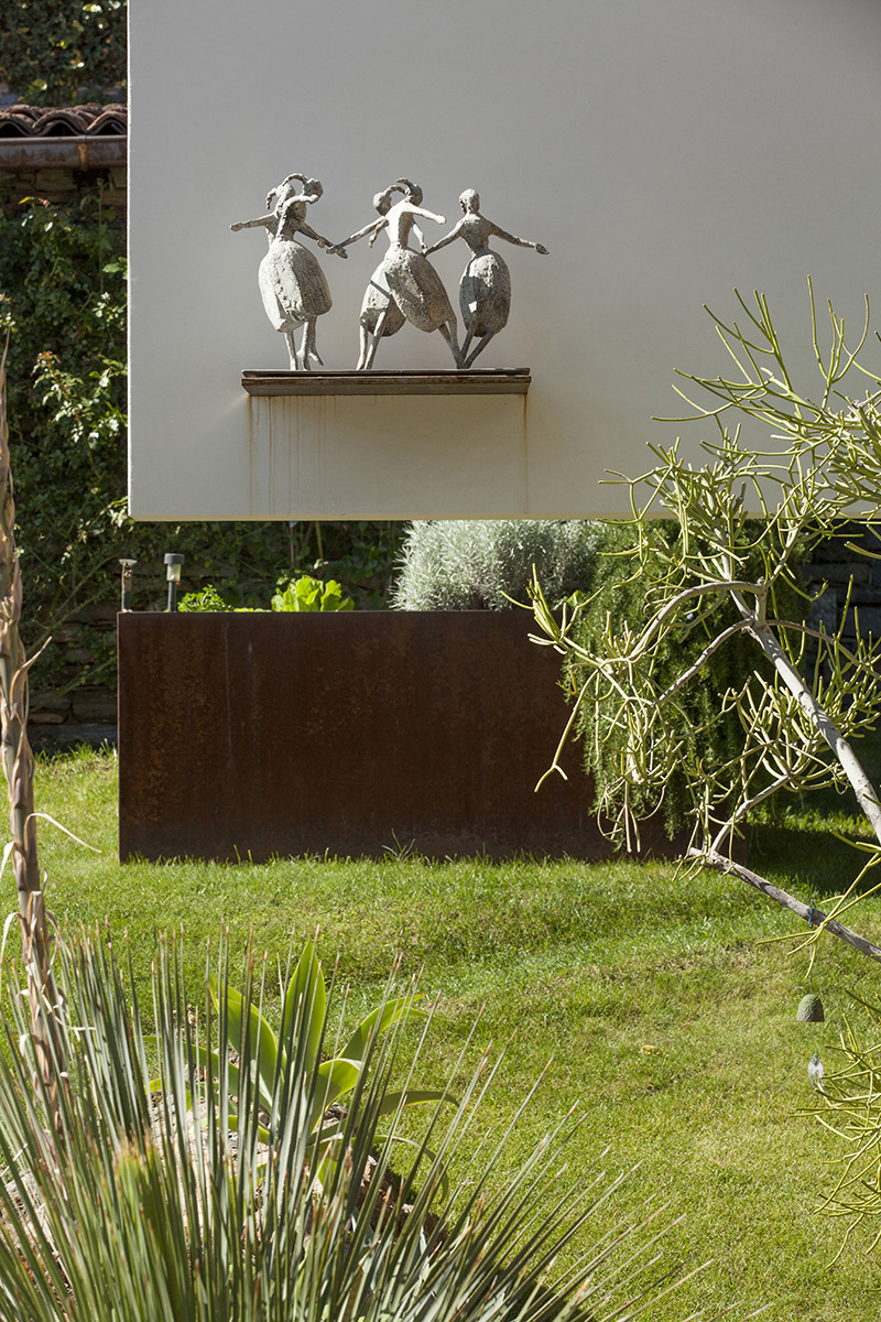 意大利马焦雷湖畔的翻新单家庭住宅-28