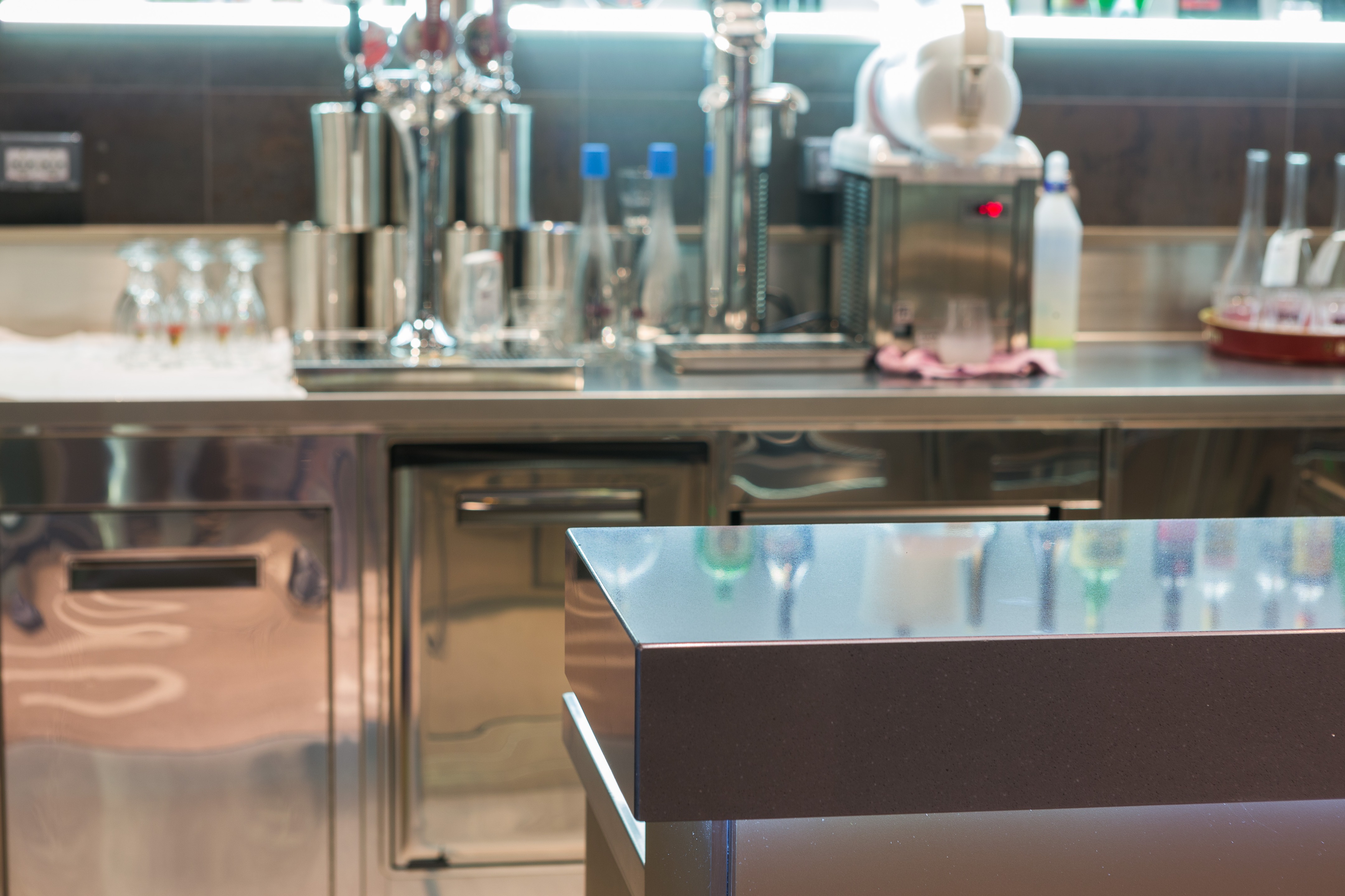 剧院式餐厅 Teatro 26 | 定制家具与光影艺术的完美融合-23