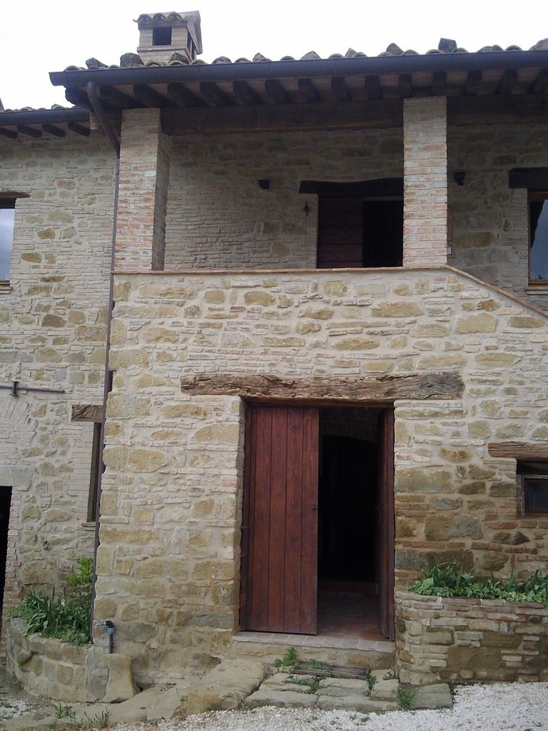 古堡中的乡村企业住宅-1