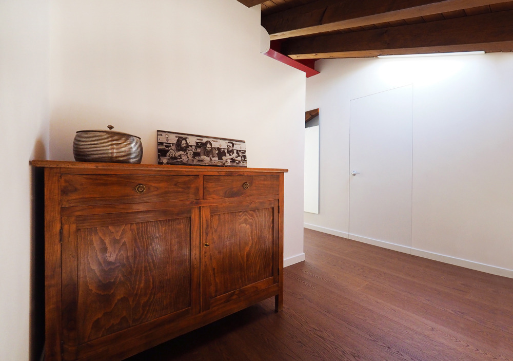 乡村木质艺术家公寓-3