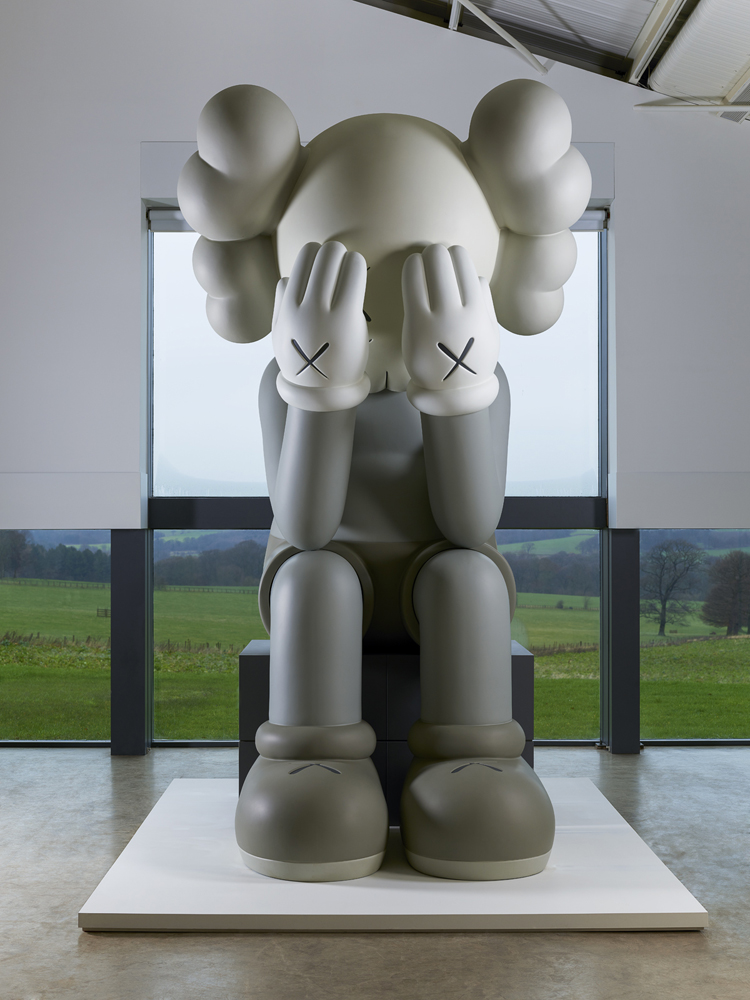 KAWS 英国首次个展亮相约克郡雕塑公园-7