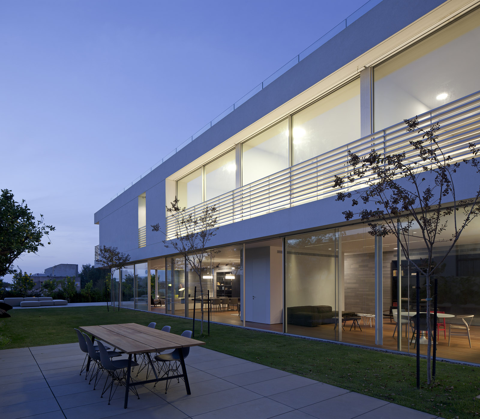 线性之家 | 利用石墙与木“Mashrabiya”打造四维空间-17