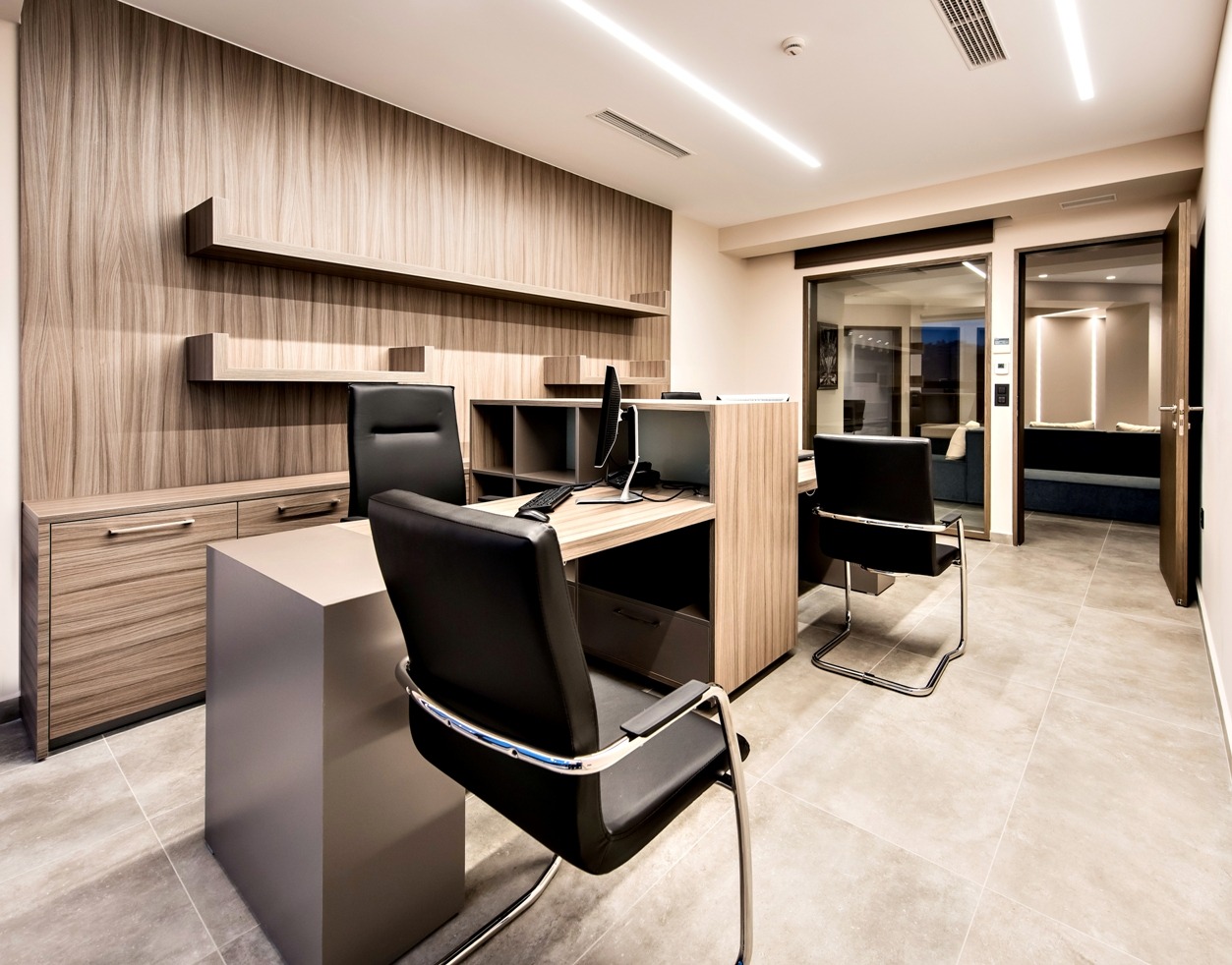 2017 年完成的 KARATZIS S.A.办公室大楼室内设计案例-26