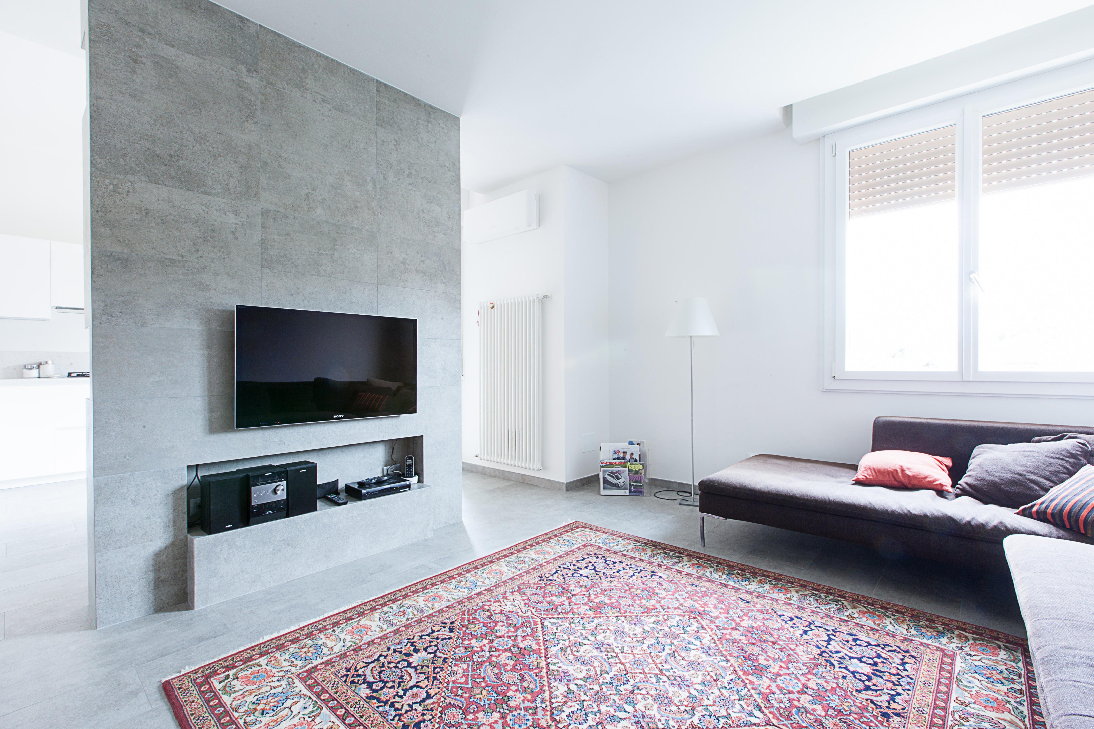 旧公寓翻新，打造现代家庭生活空间-0