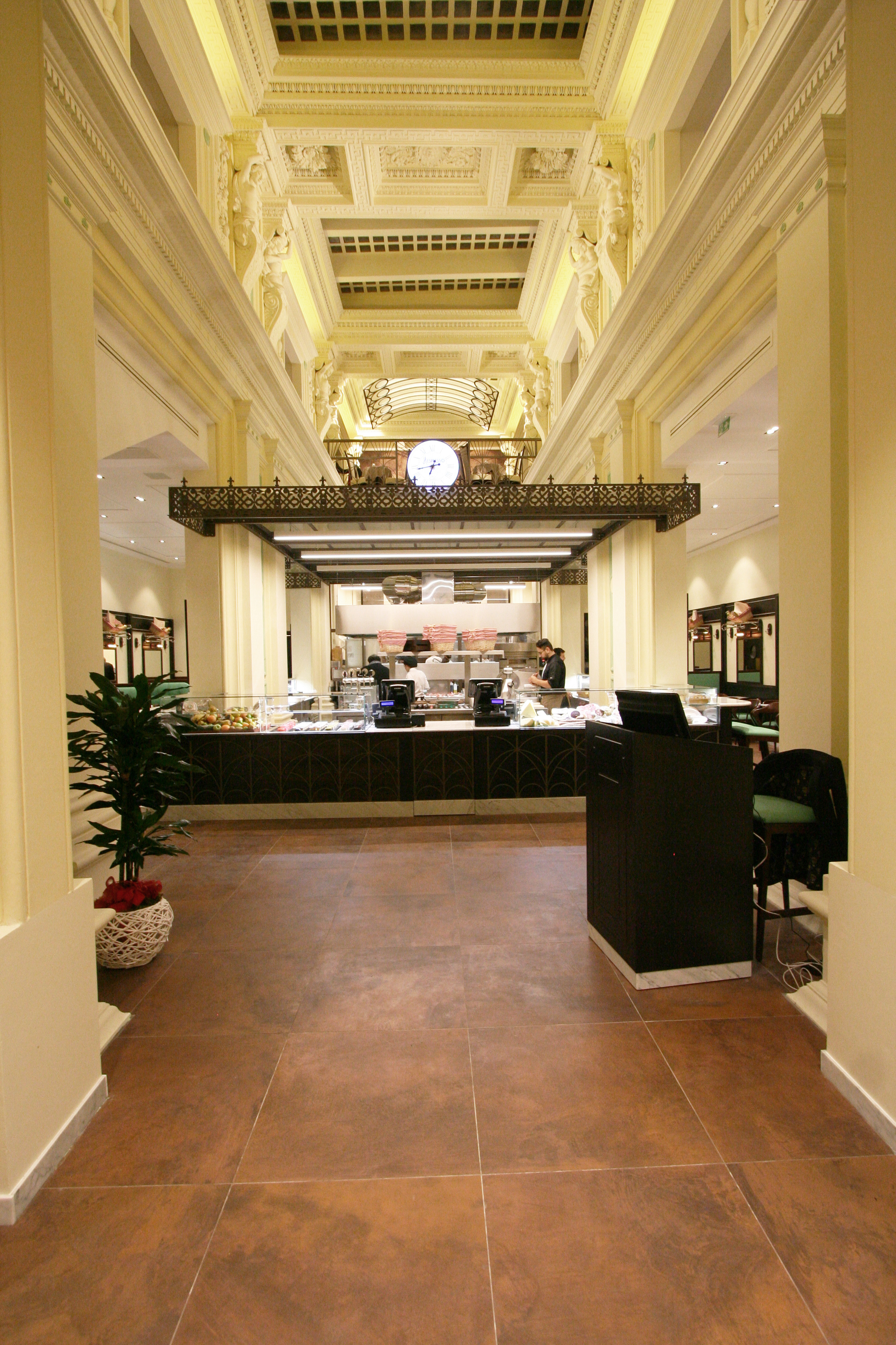 罗马的自由主义风格火车站咖啡馆——Hespresso-3