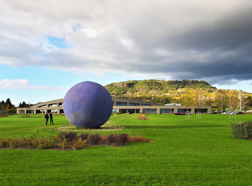 2016 年建造的 Somló 地标雕塑-4