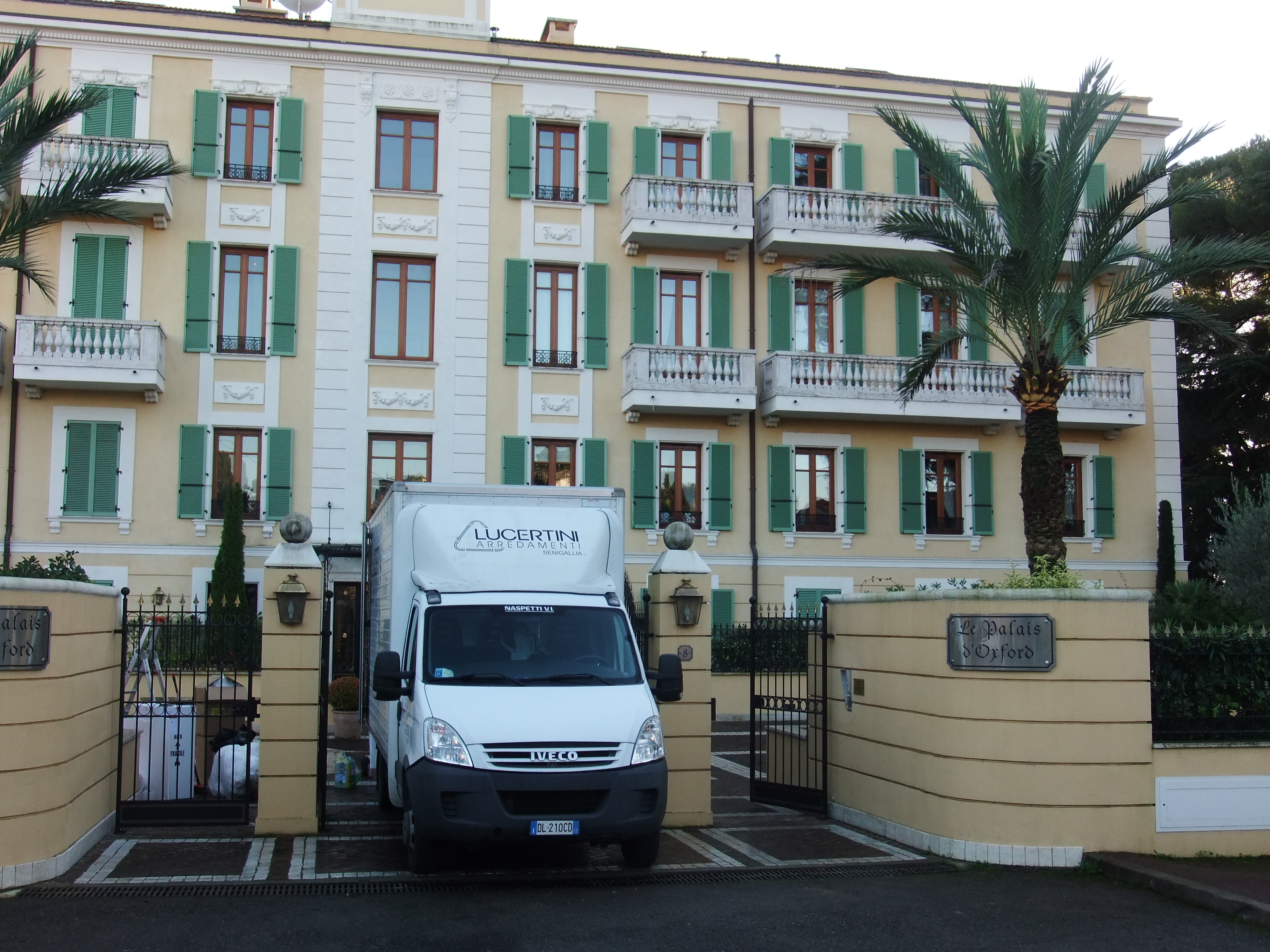 戛纳豪华别墅，舒适宜居的设计典范-5