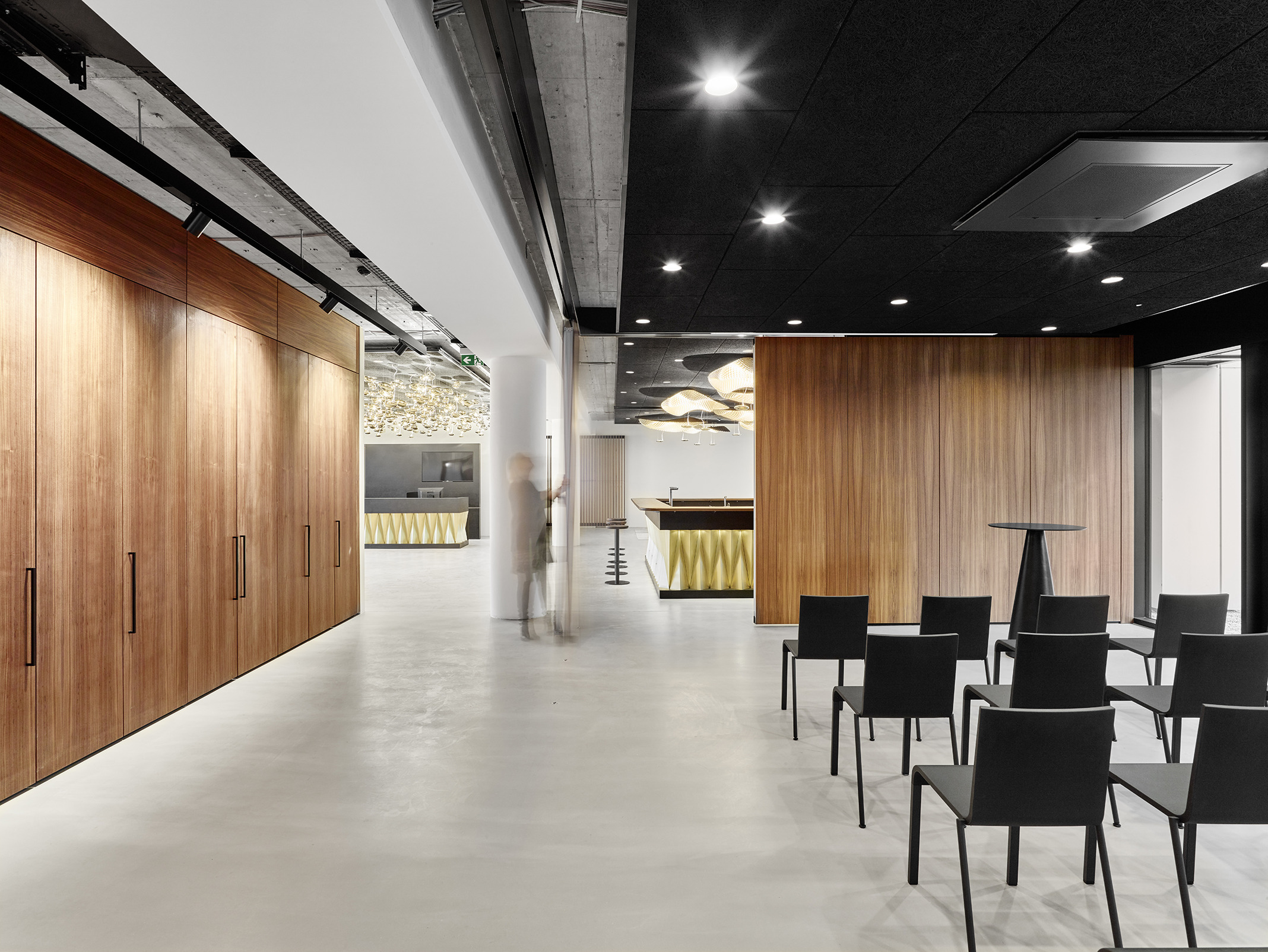 2017 年完成的办公室室内设计案例-9