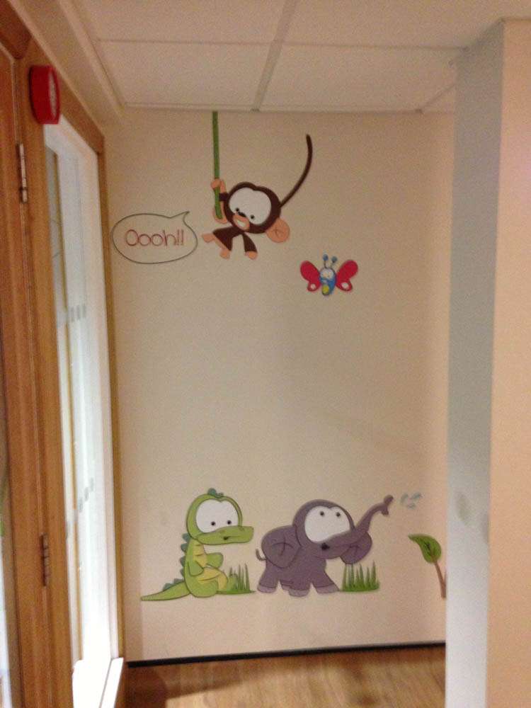 创意定制墙贴打造活力儿童空间-8