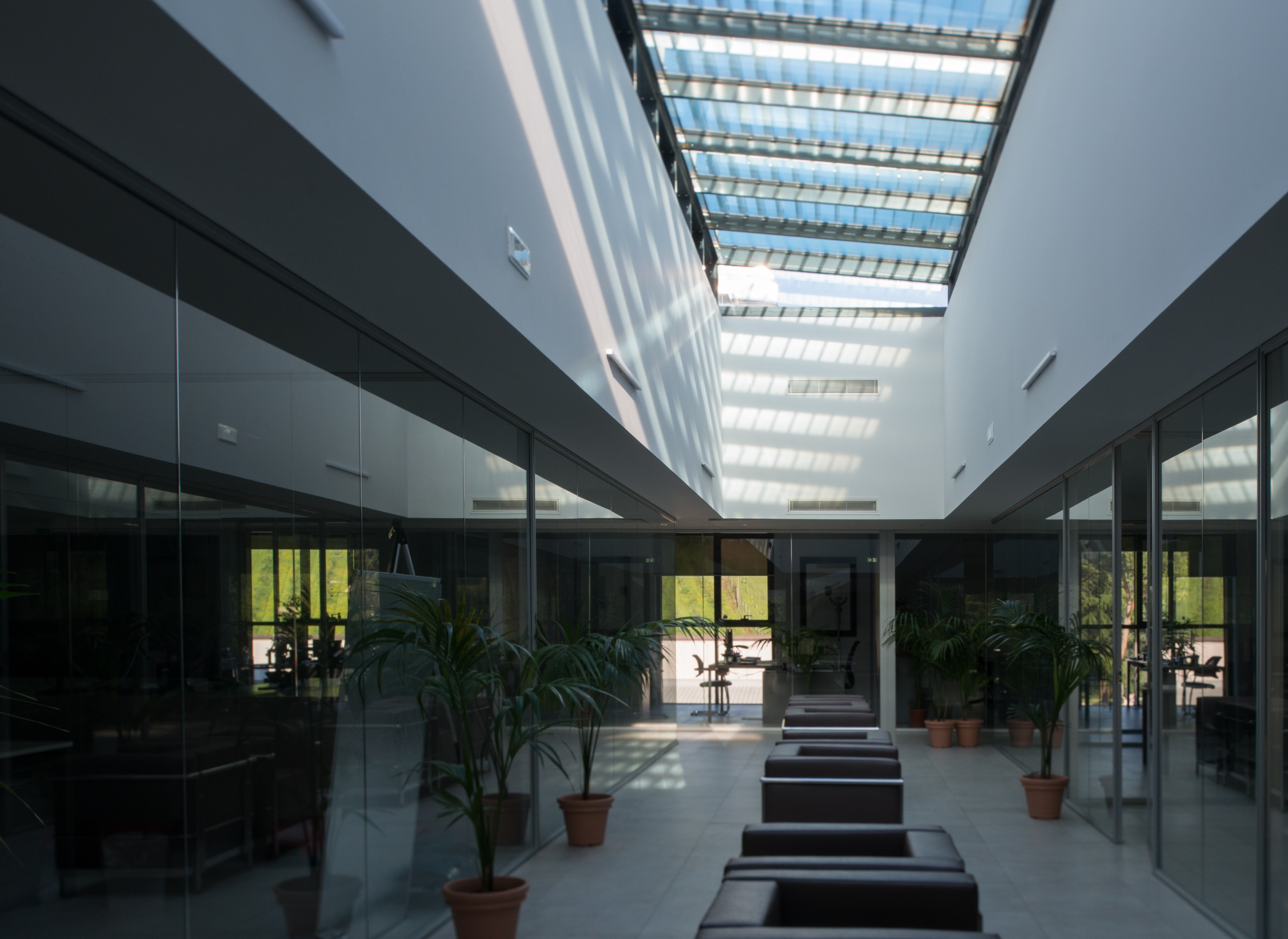 2018 年完成的意大利新总部办公楼设计-7