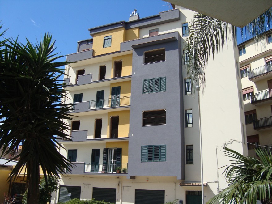 2014 年完成的一座意大利住宅楼翻新工程-1