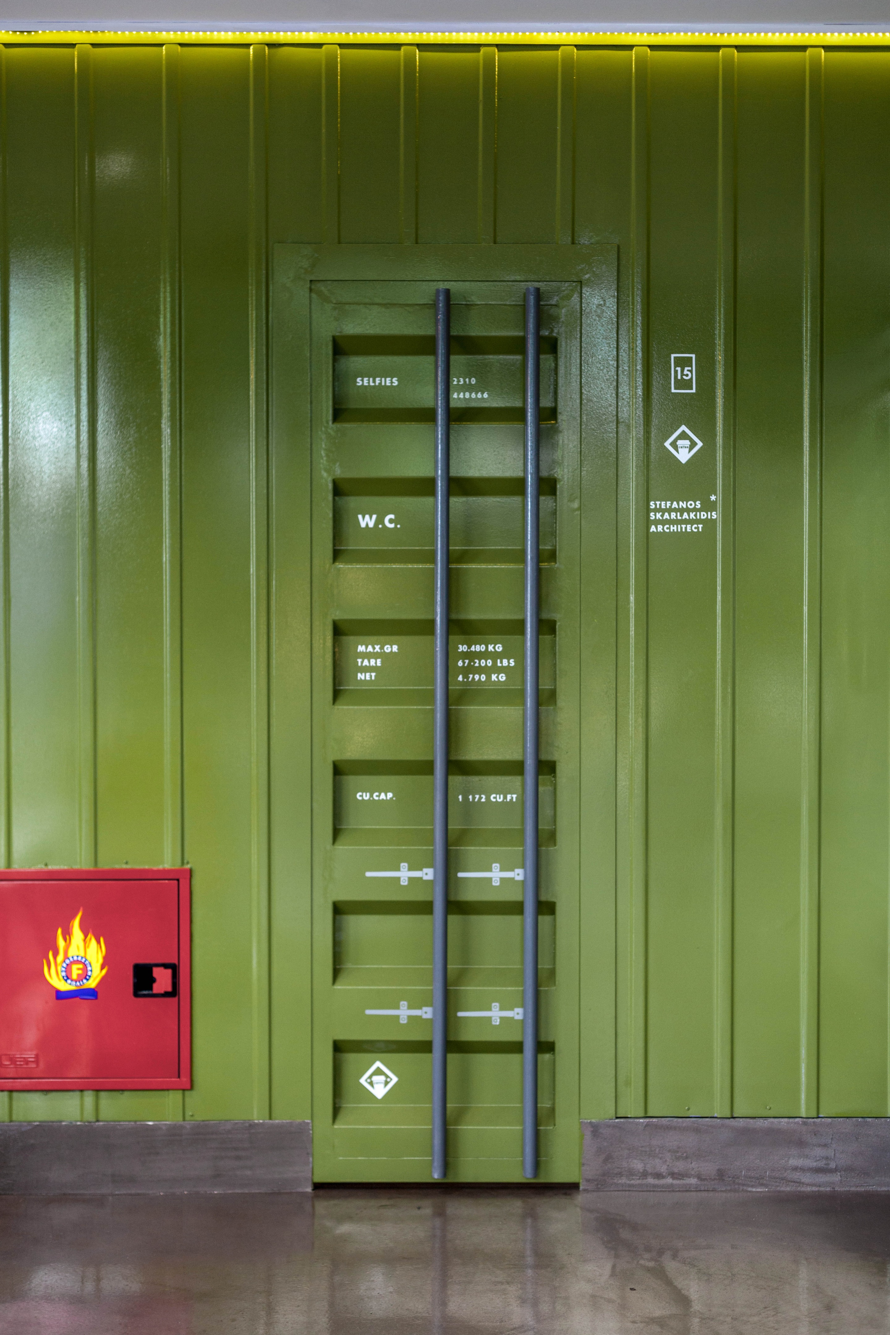 2015 年完成的 SELFIES 咖啡厅室内设计-8