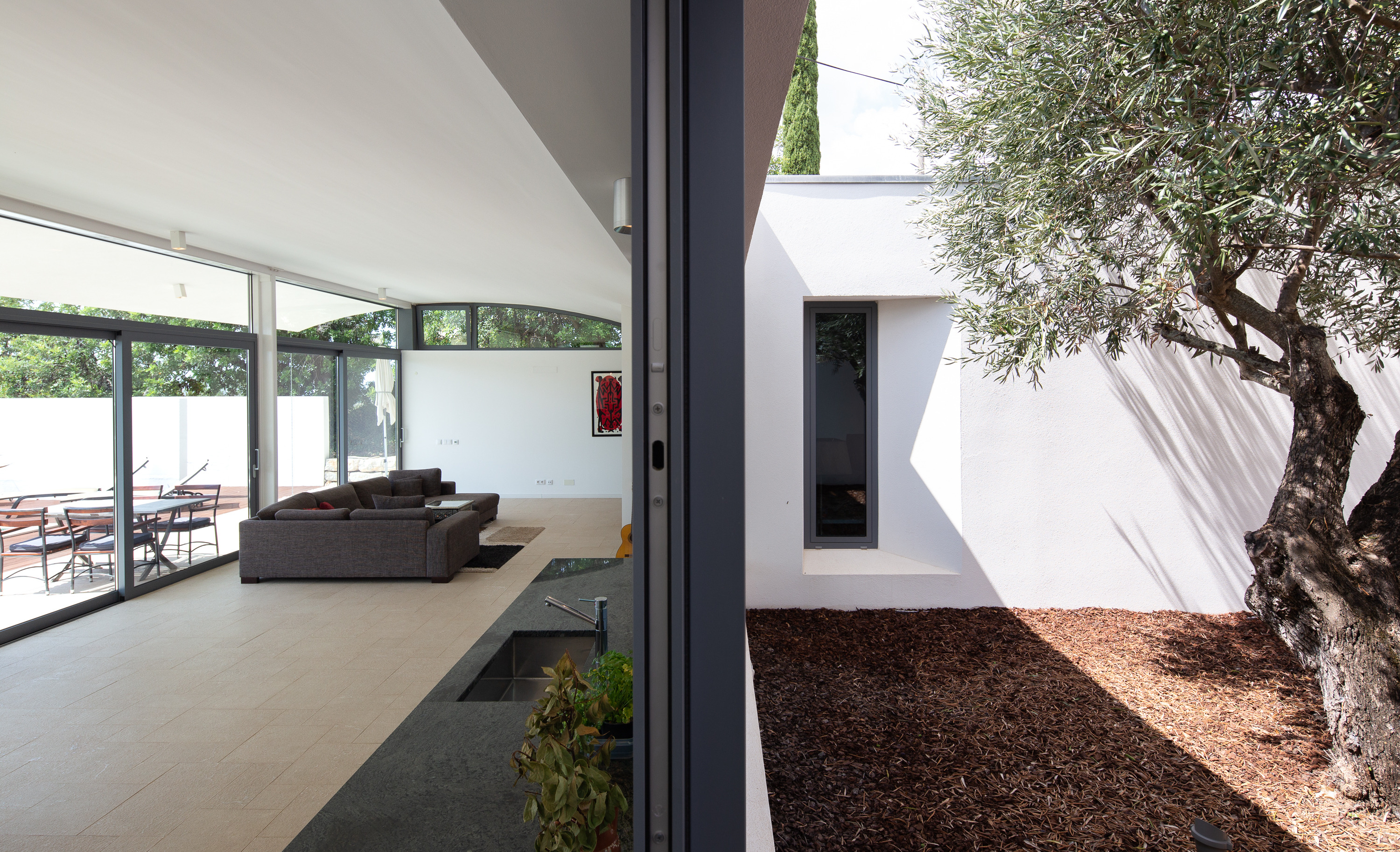 葡萄牙“第三世界开发者”的绿色环保地下别墅-18