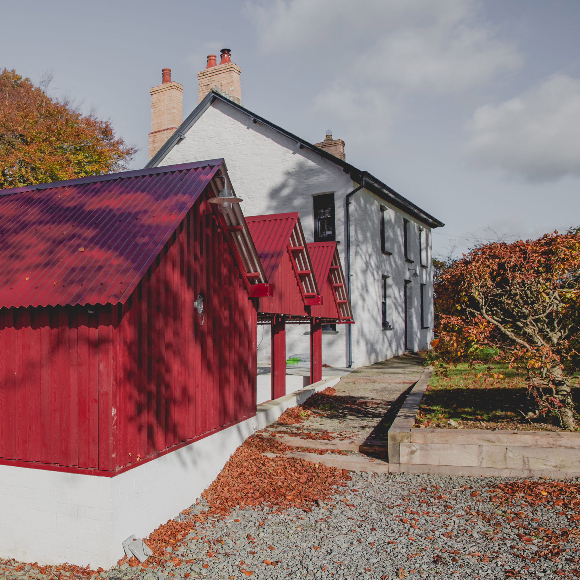 农村建筑办公室为威尔士住宅增设红顶木屋服务建筑-5