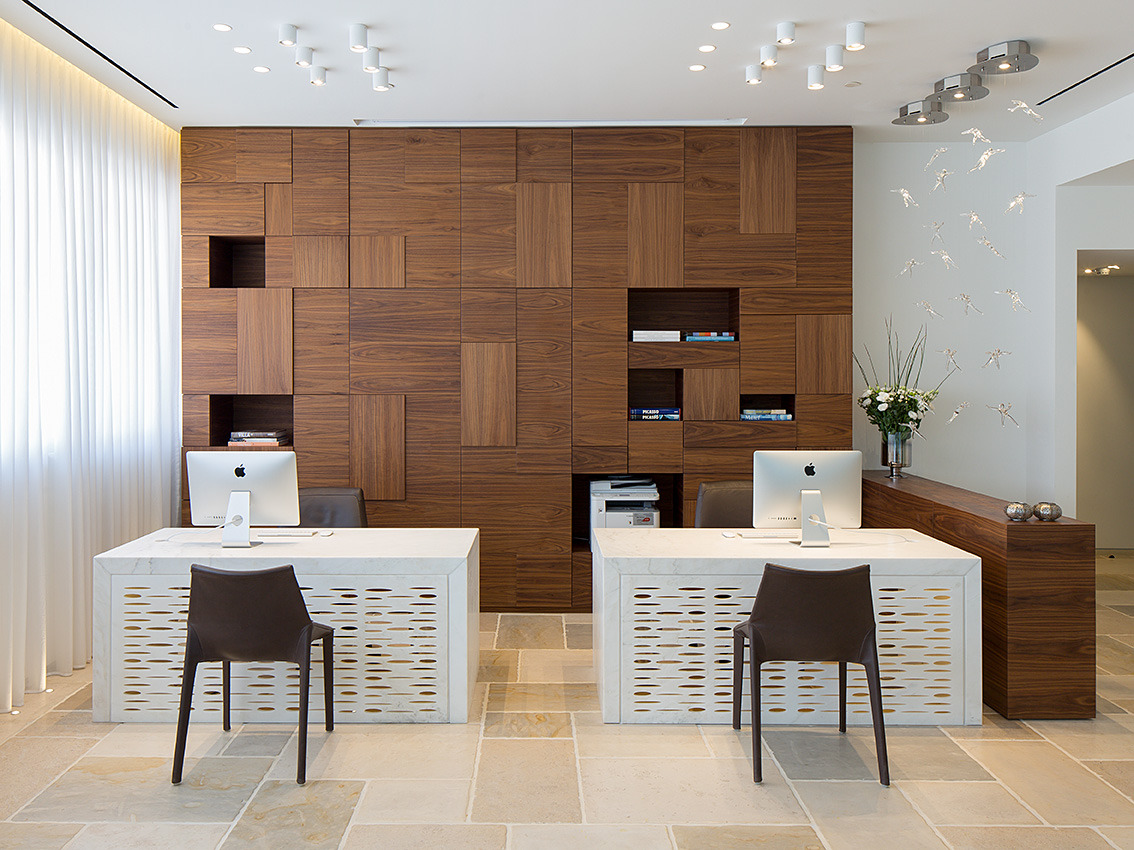 双层玻璃墙的整形诊所-1