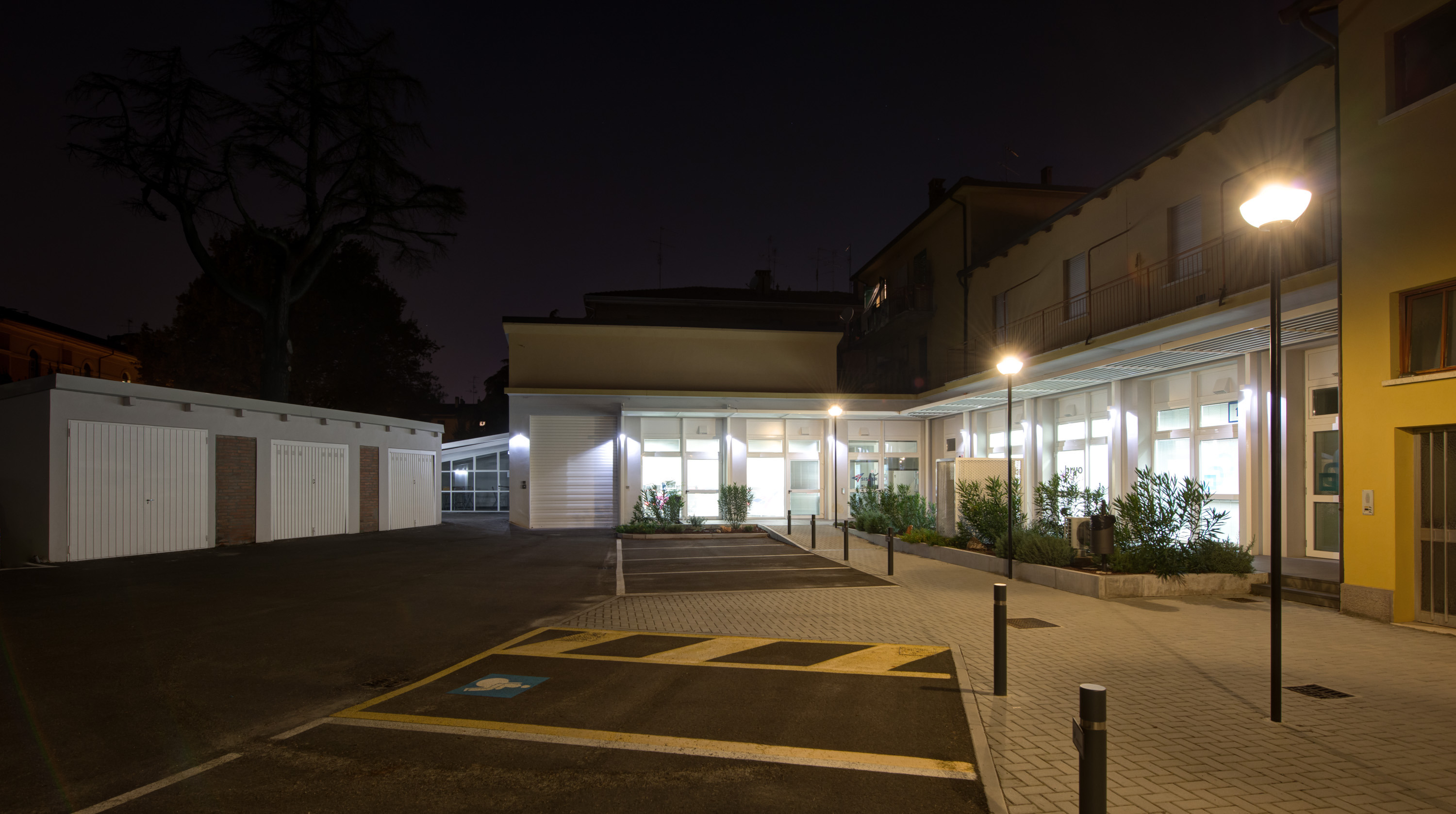 意大利 Imola 镇“Ex Beccherucci”项目,绿色办公空间与户外连接的典范-2