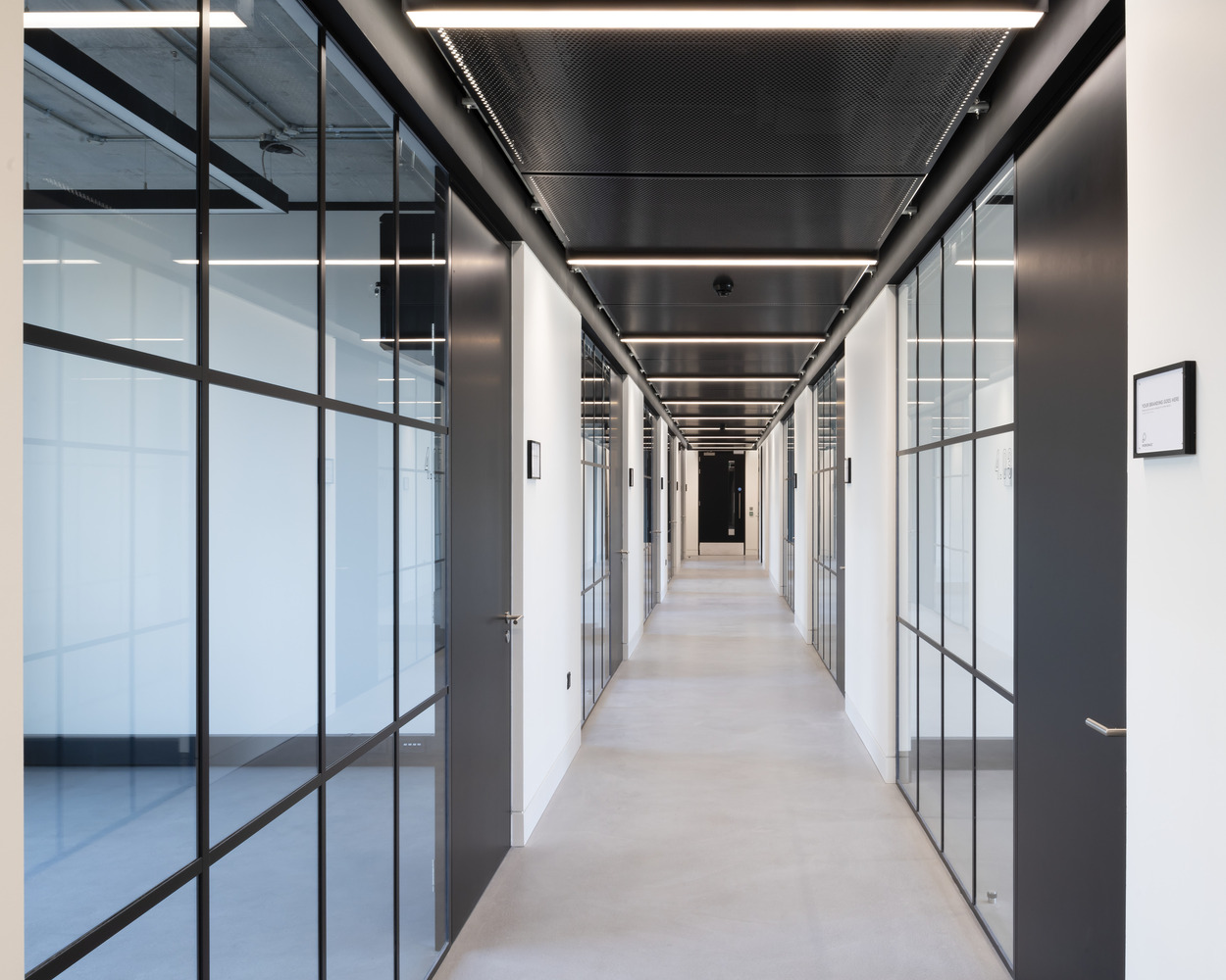 The Frames（砖,金属,玻璃的创意空间）-38