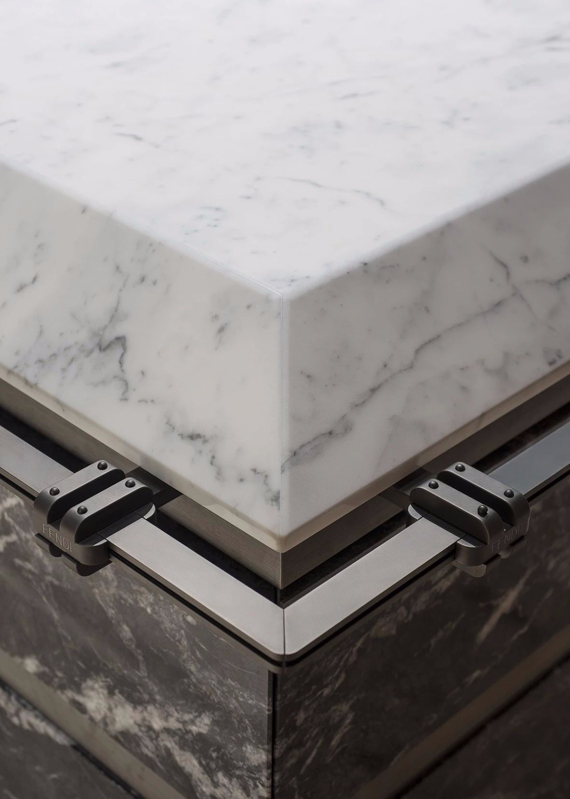 芬迪橱柜展现精致生活艺术-31