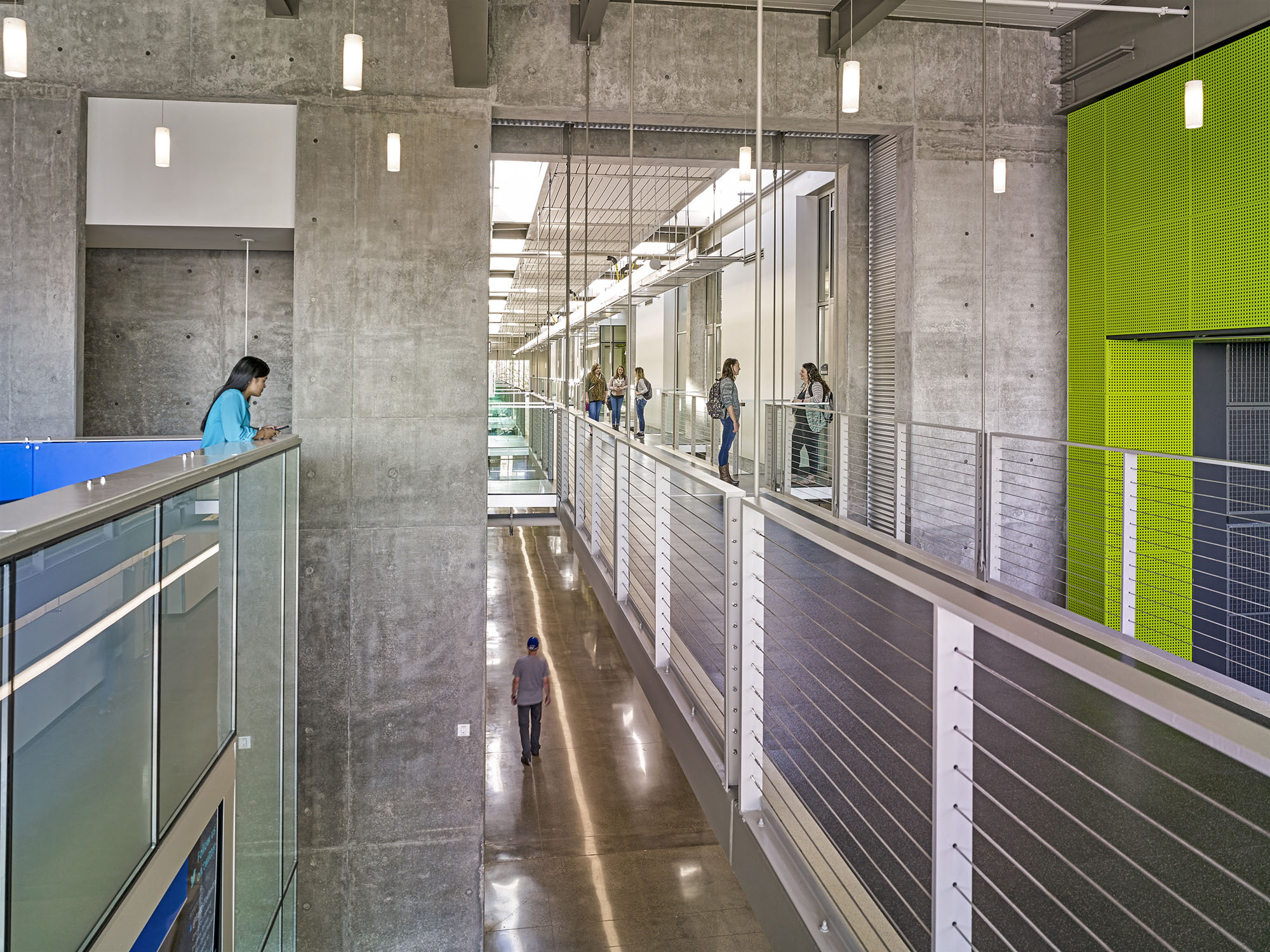 贝茨先进技术中心 | 沉浸式教学空间与透明度设计-10