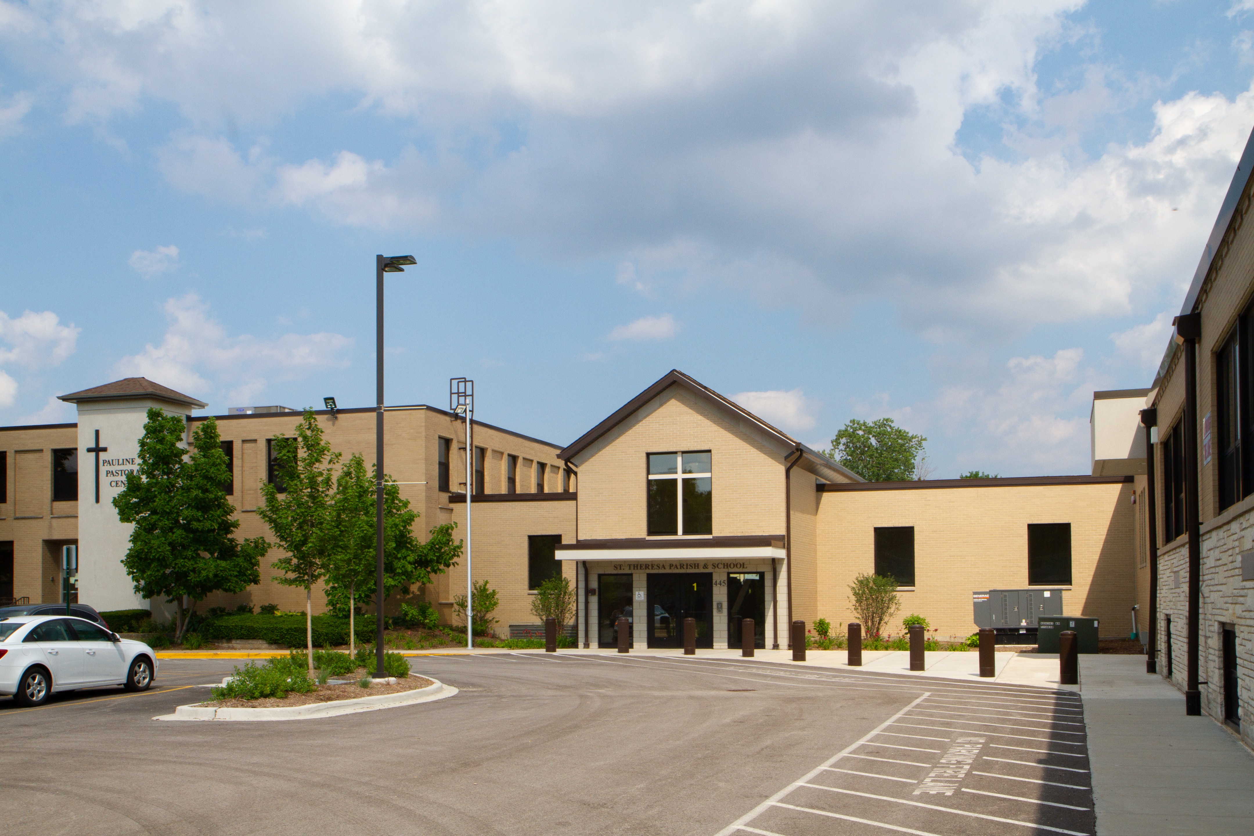 圣特雷莎天主教堂校园改造 | 室内设计亮点与趋势分析-1