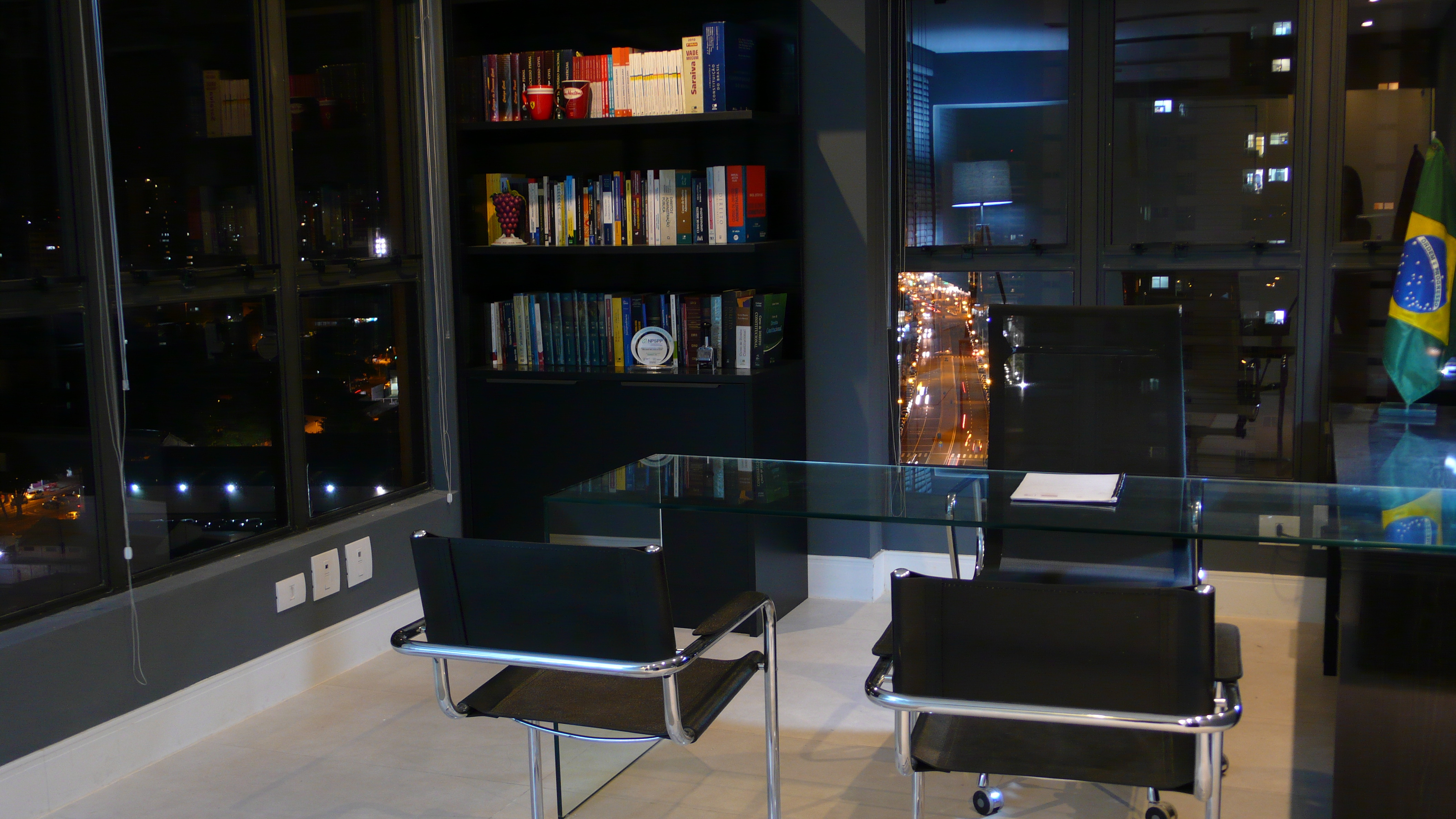 巴西 Maringá律师事务所办公室 - 休闲与专业的完美融合-10