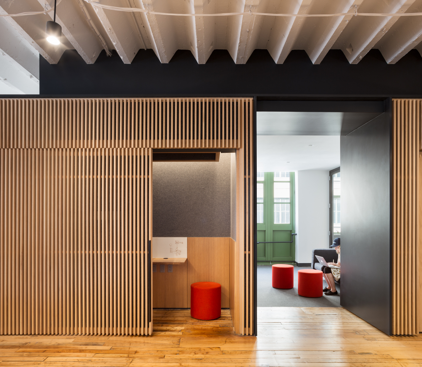 花旗自行车总部·现代工业风格的办公室设计-3