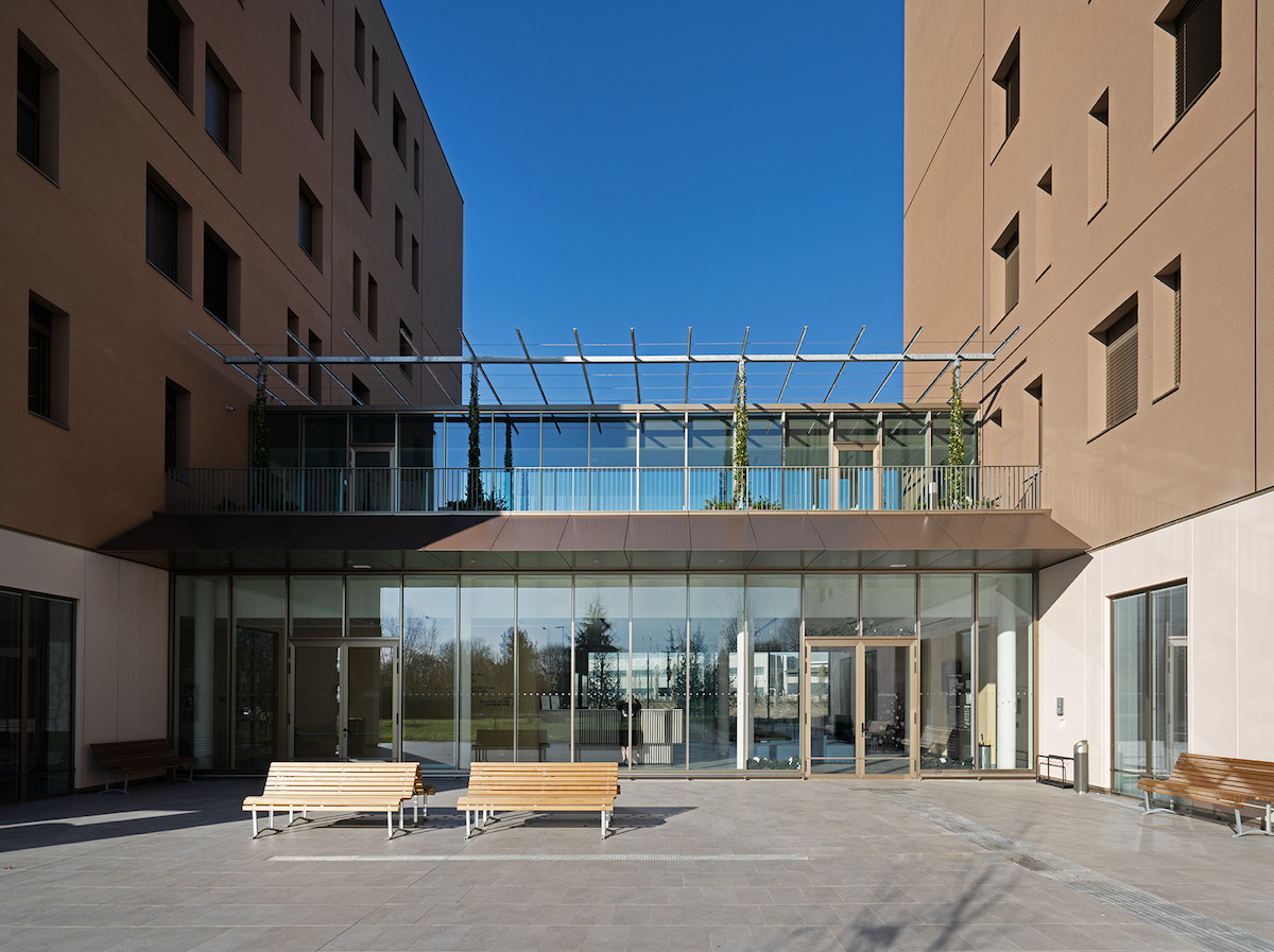 人性和谐绿意盎然的人文学府宿舍-7