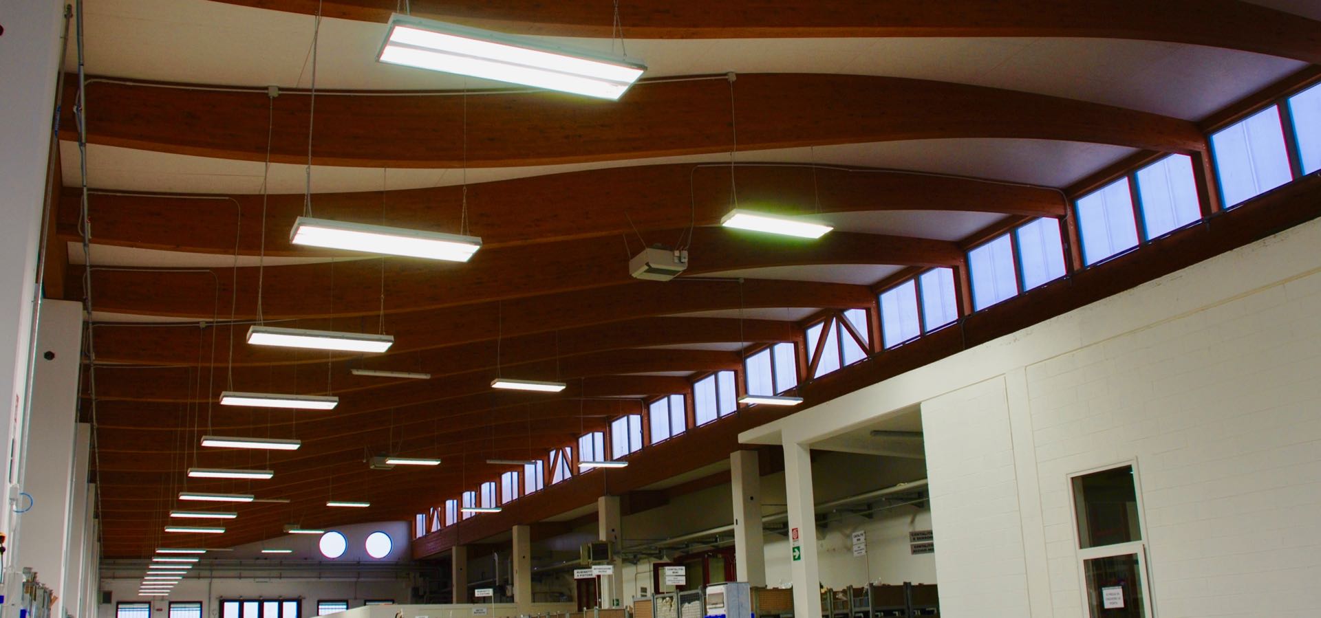 意大利 Polmac 公司总部工厂室内设计案例-20