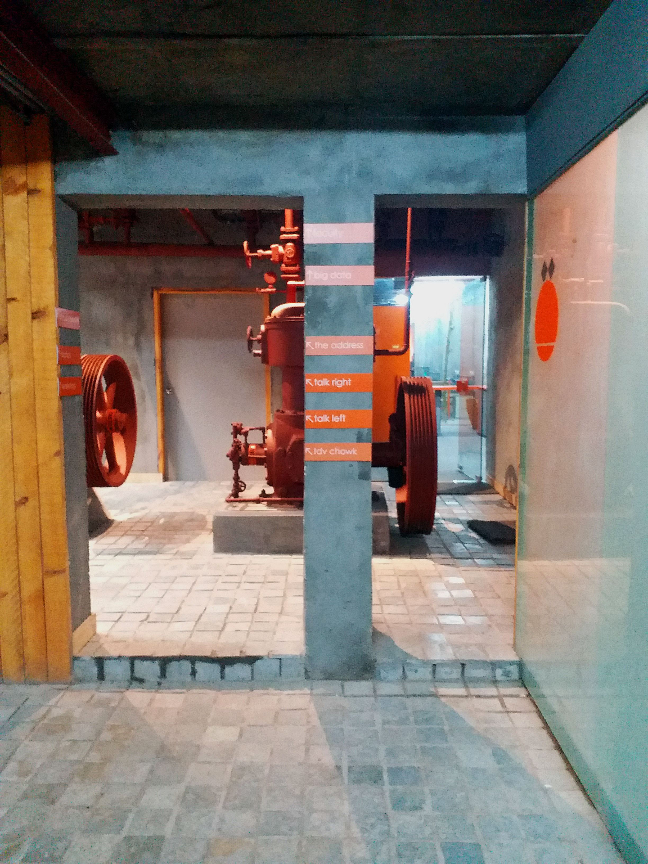 旧工厂变身为学校的设计奇迹-22