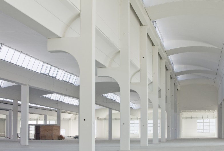 2010 年完成的 Comac 公司工业综合体-6