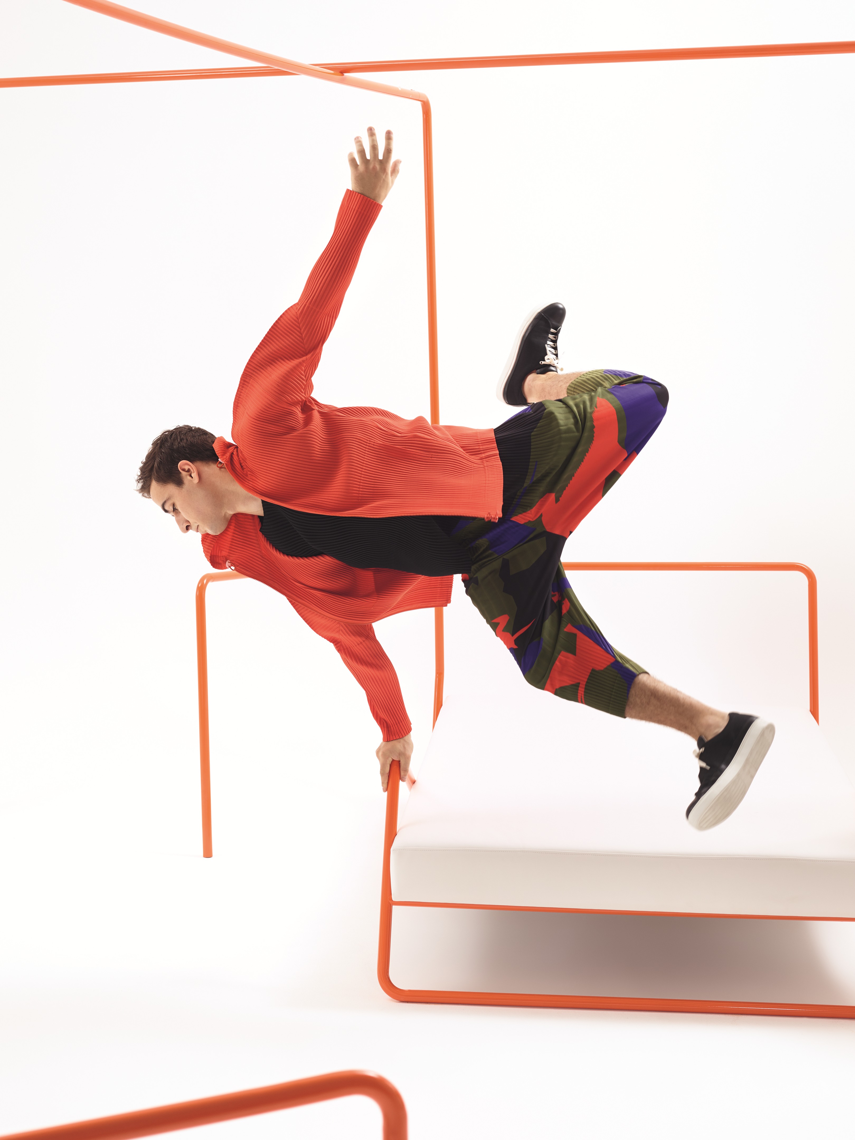 线之韵 · 三宅一生男士褶皱系列展-7