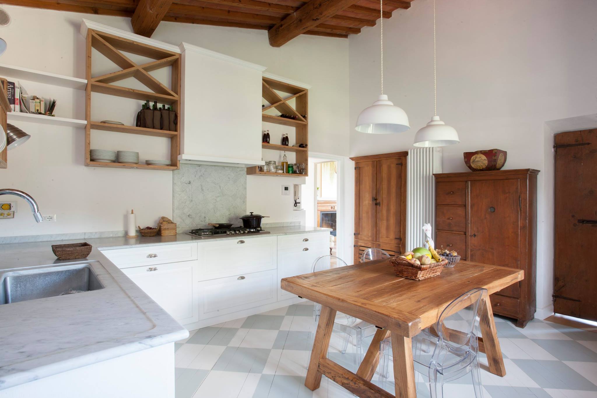 佛罗伦萨山丘上的北欧风情小屋-11