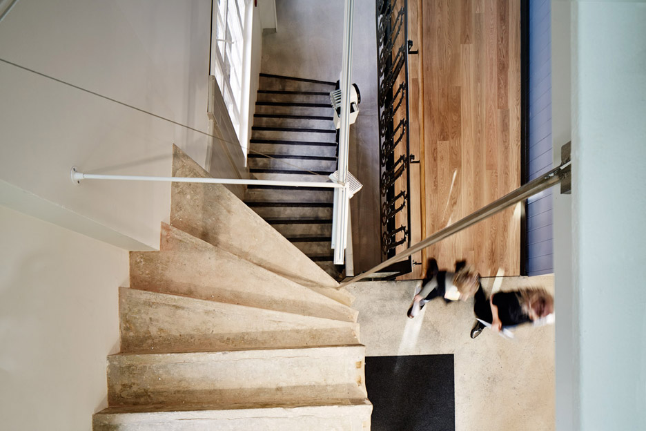 英国诺威治大学建筑艺术学院楼梯翻新-20