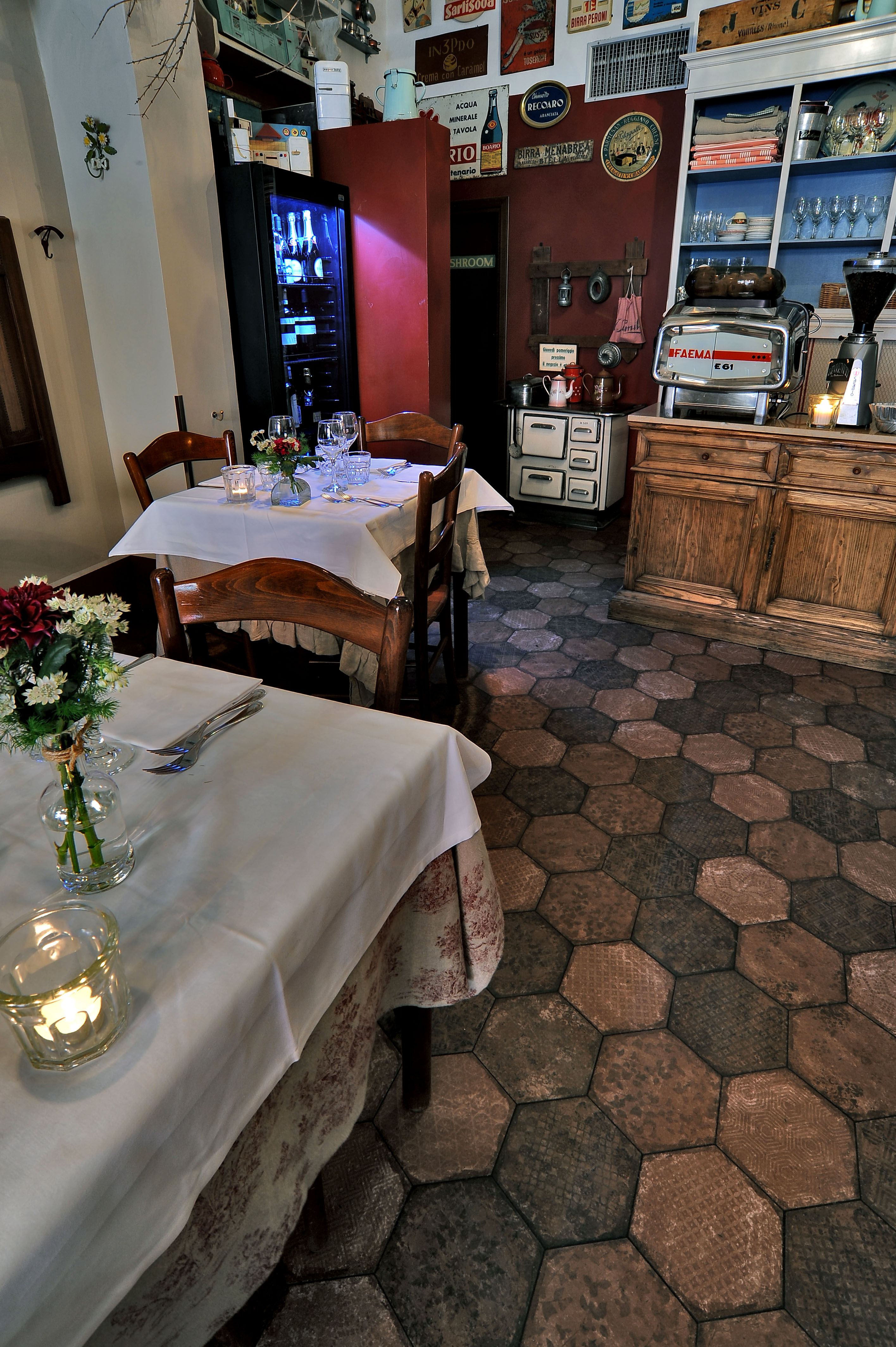 意大利风情浓郁的博洛尼亚 Bricklane 风格餐厅-14