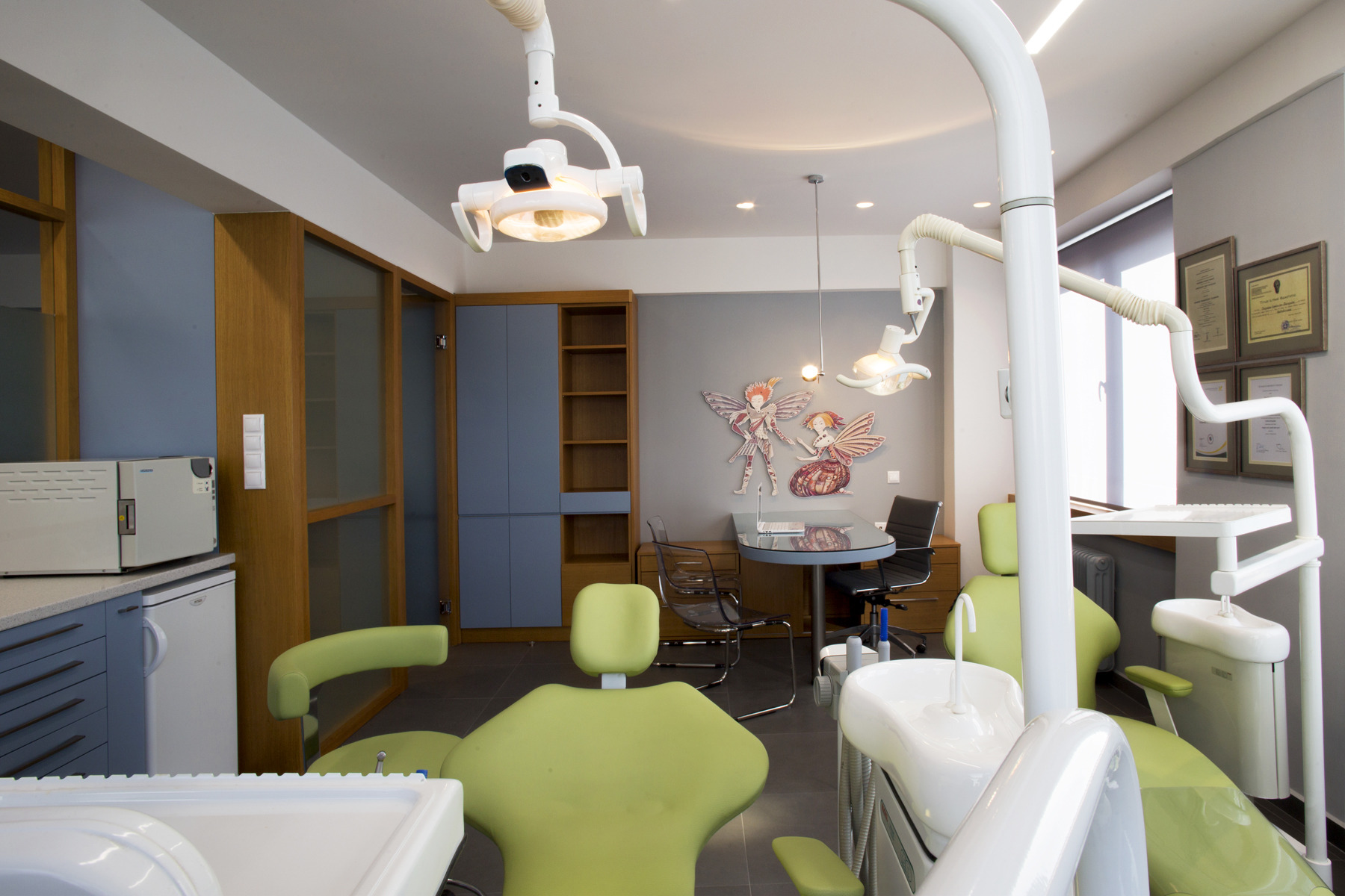 温馨透明的牙科诊所设计-7