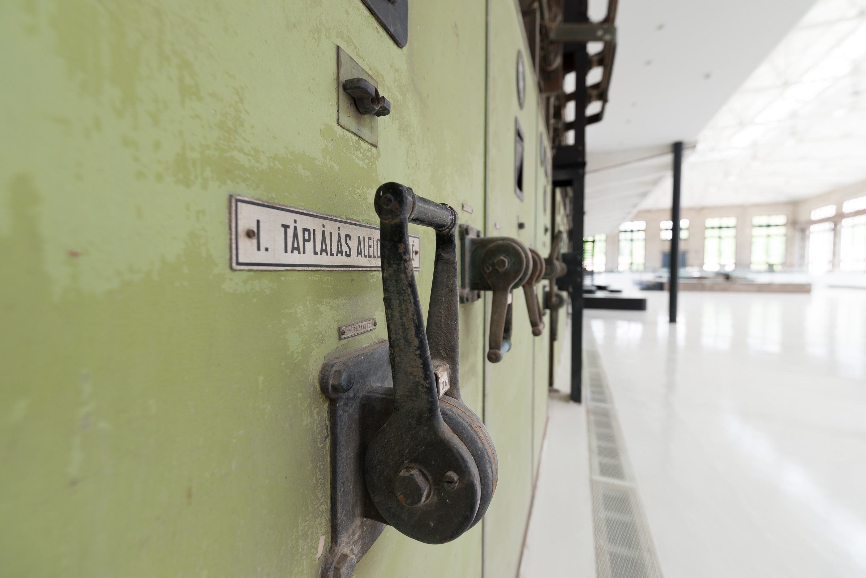 Concrete counter and benches by Betonicon-30