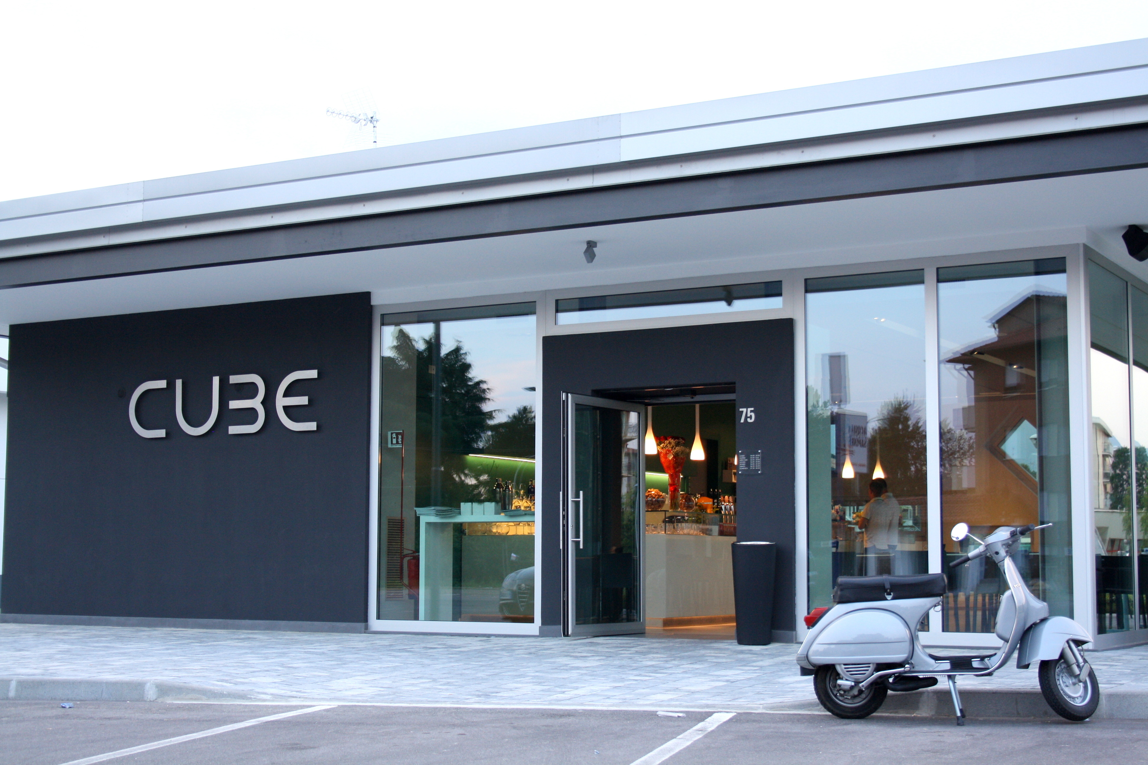 完美立方 · 圣彼得桥吧-0