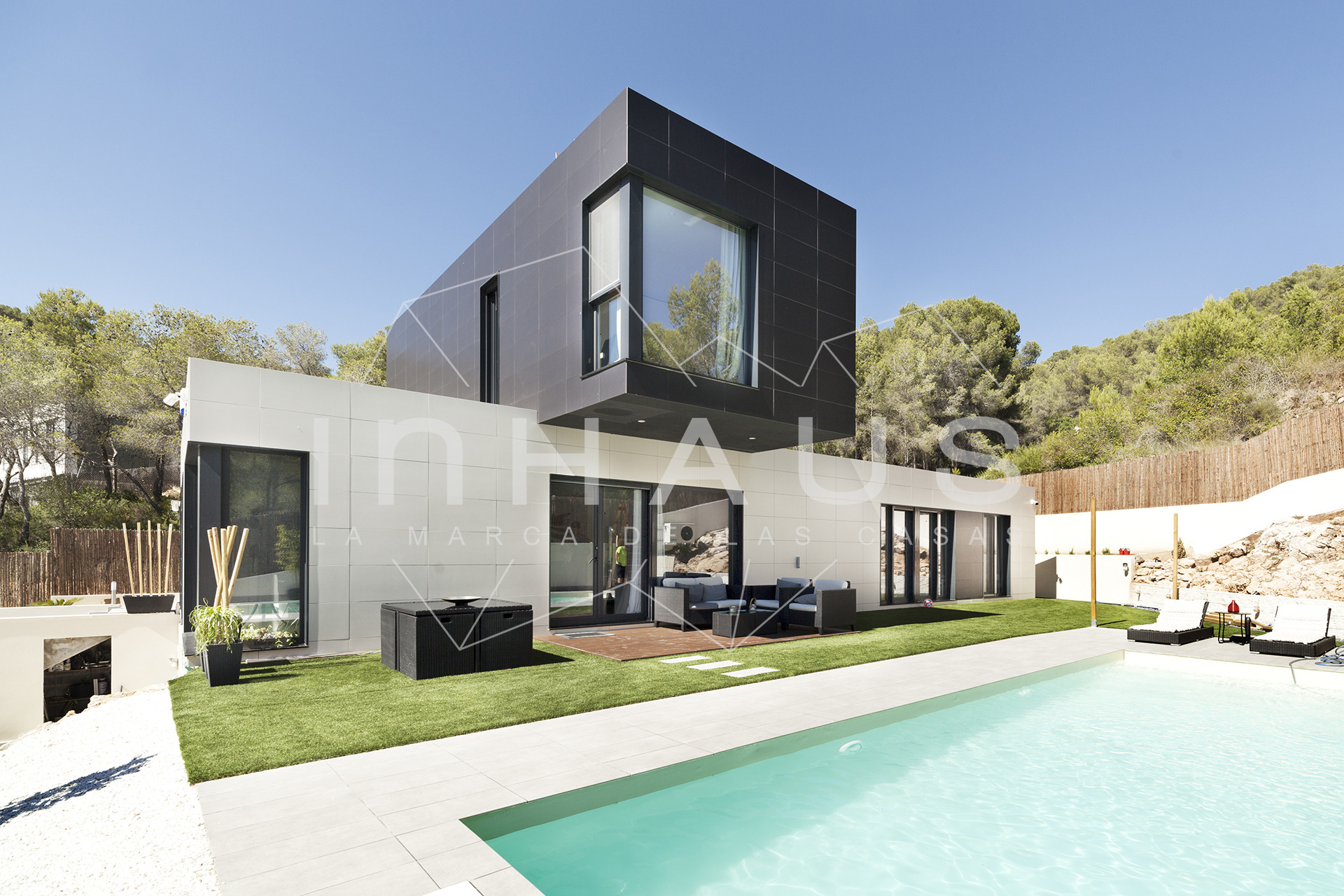 巴塞罗那简约现代模块化别墅-33