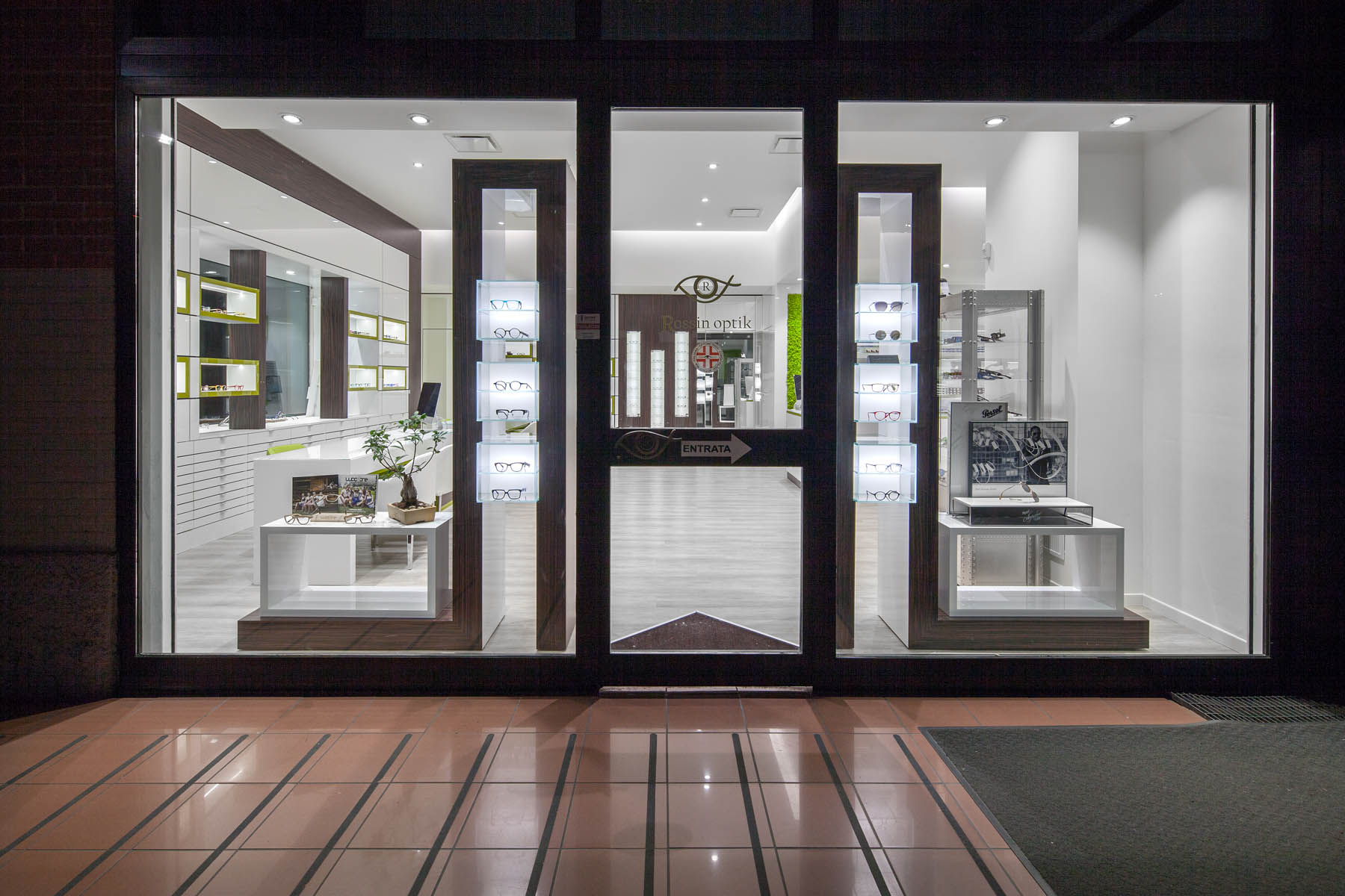 光学商店改造中的摄影艺术-35