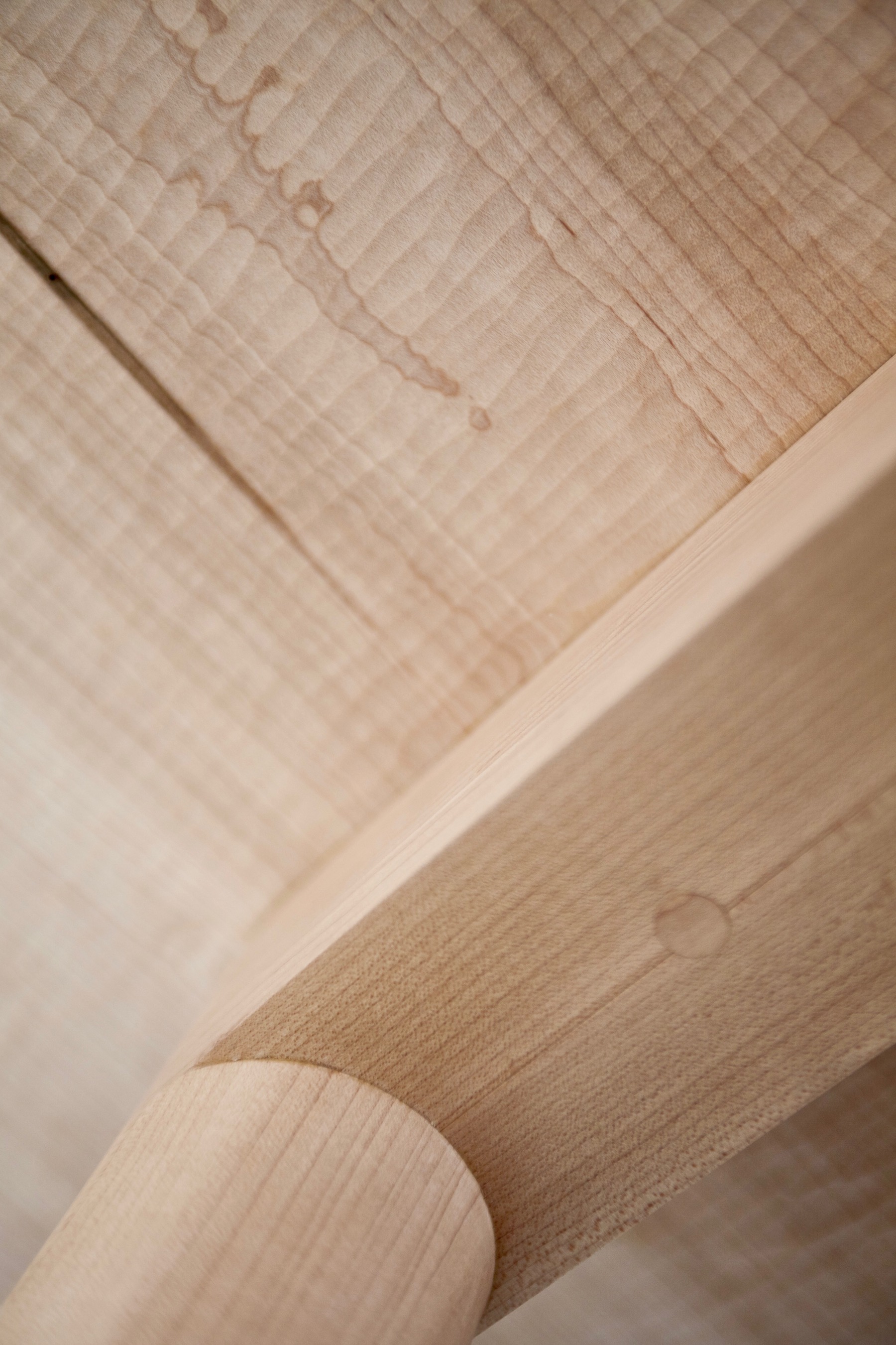 伦敦设计师 Timothée Mion 的极简主义椅子 Plouf-11