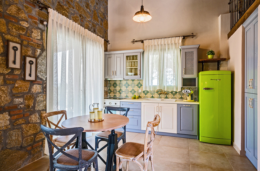 森林海景中的石筑豪华套房-20