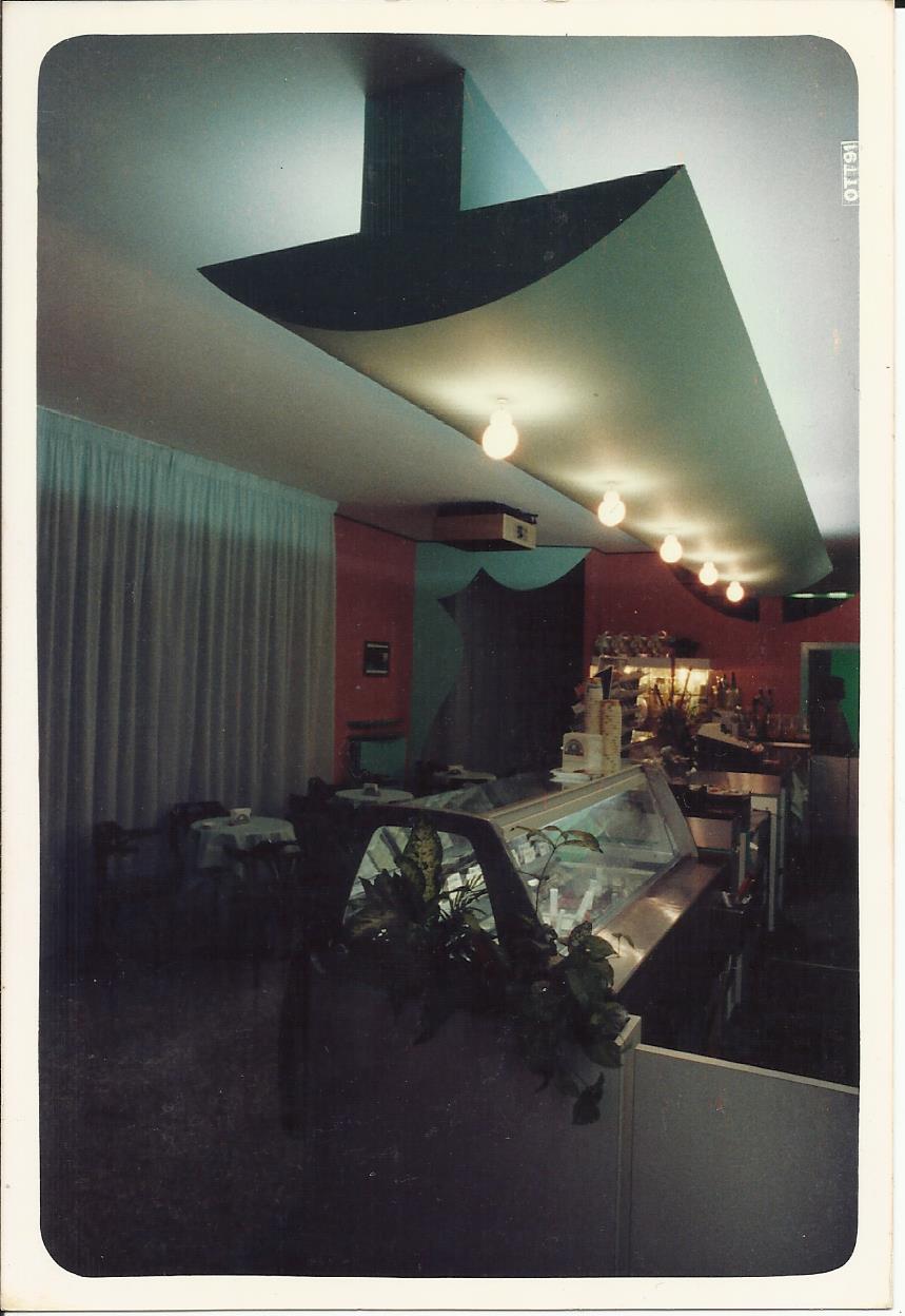 1991 年完成的会议酒吧 | 定制家具与独特设计-7