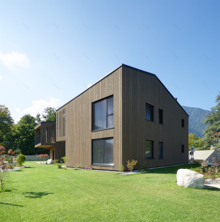 传统与现代共融的意大利木质住宅-25