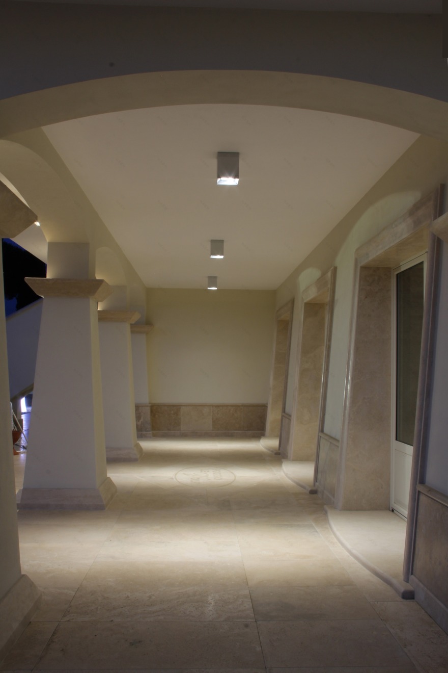 罗马郊外葡萄酒庄园的优雅室内设计-36