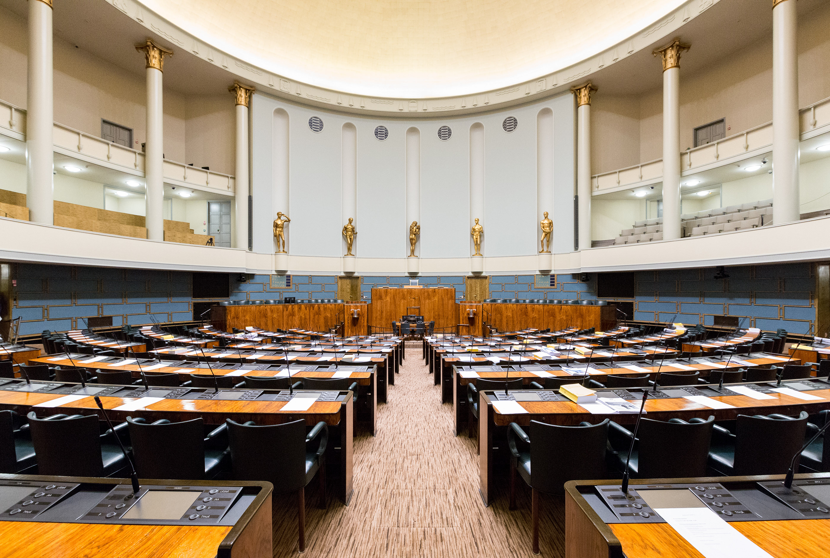 芬兰议会大厦 | 百年独立纪念的室内设计瑰宝-11