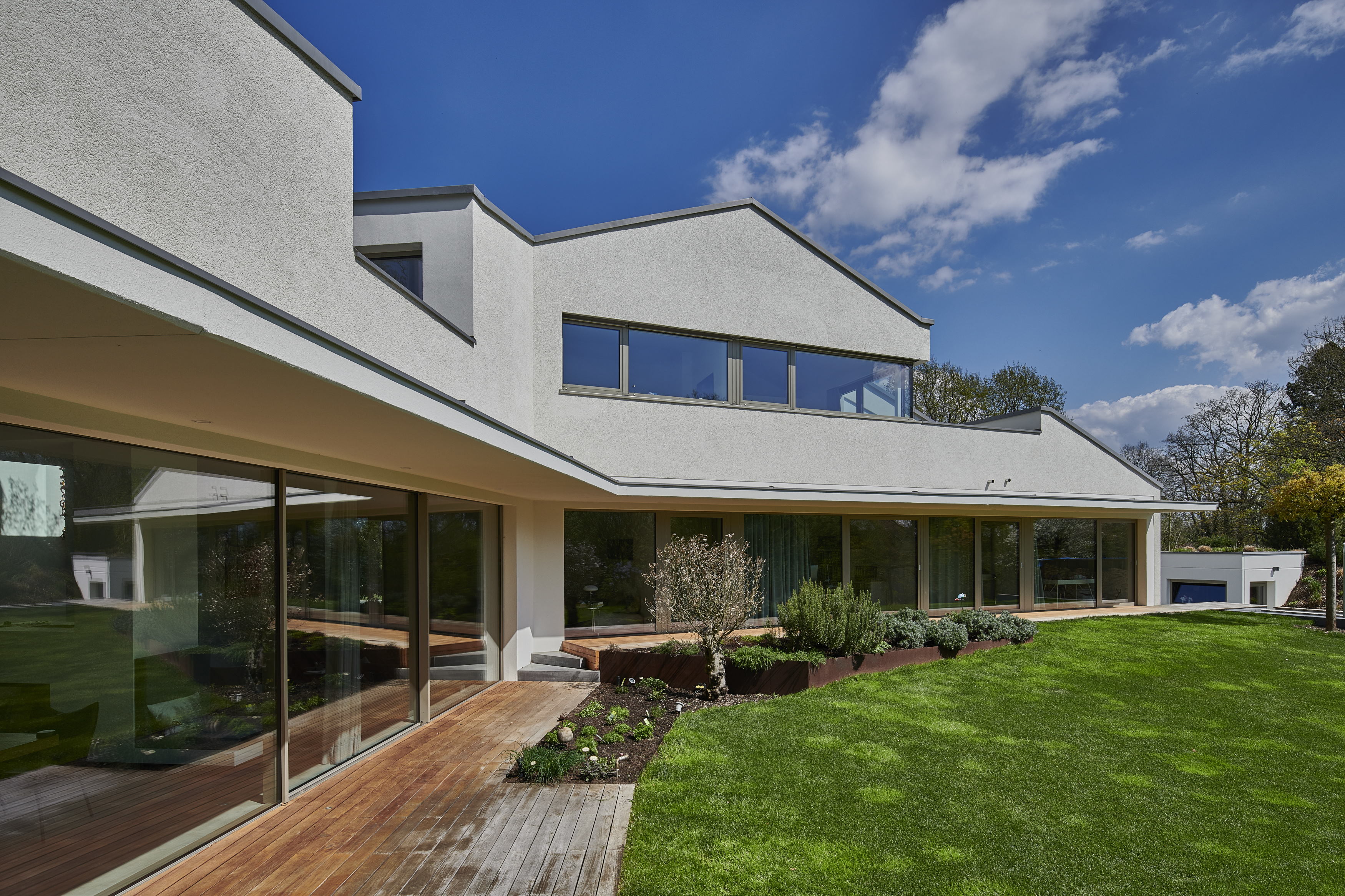 德国 Erlangen 三角地块上的绿意住宅-13