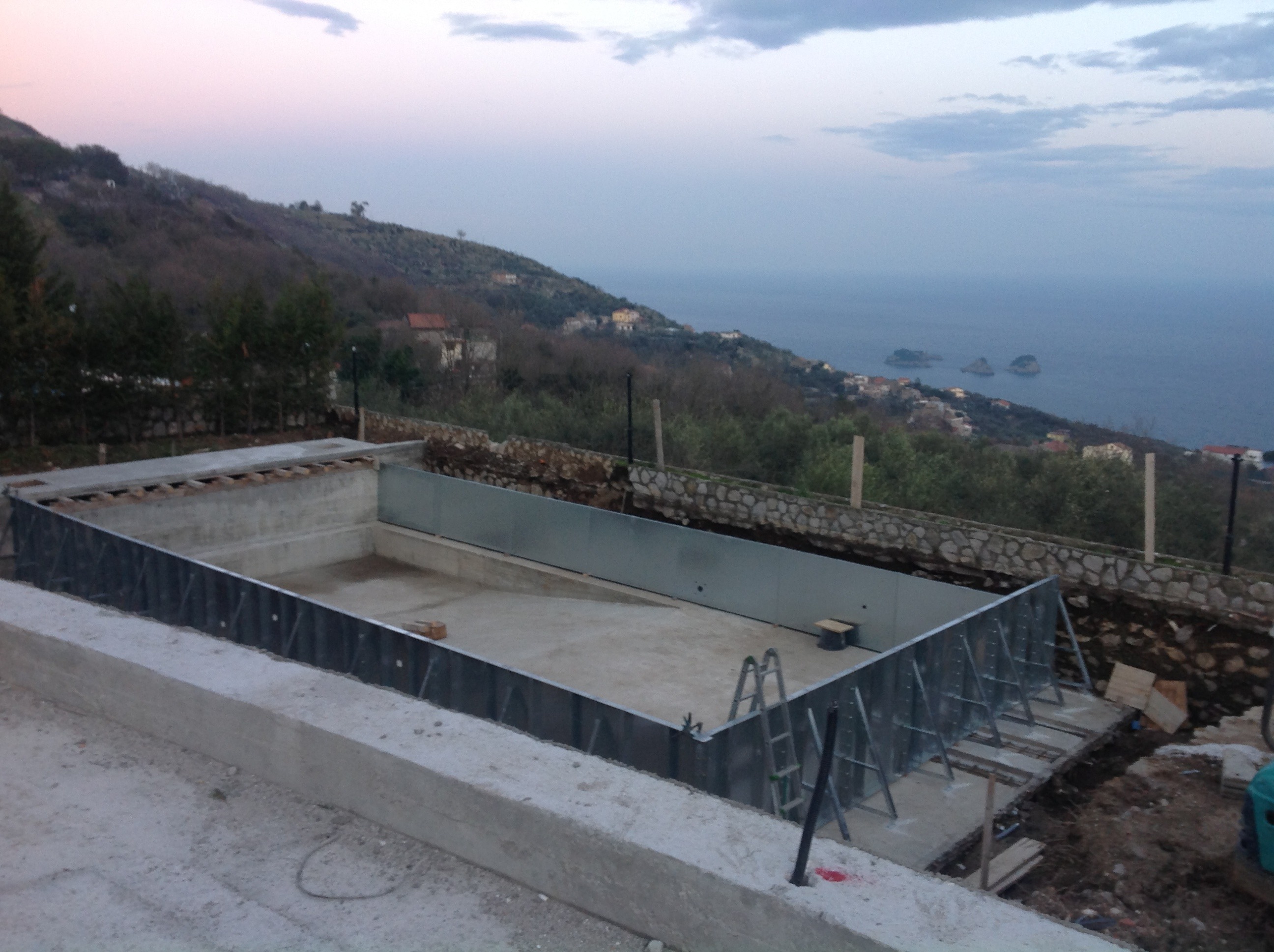 白色 PVC 装饰的海洋天堂游泳池-2