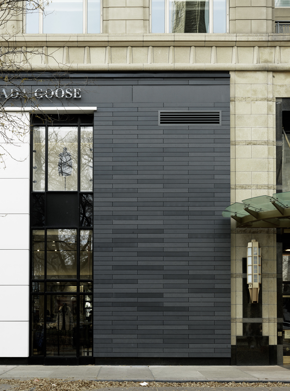 加拿大鹅芝加哥旗舰店-4