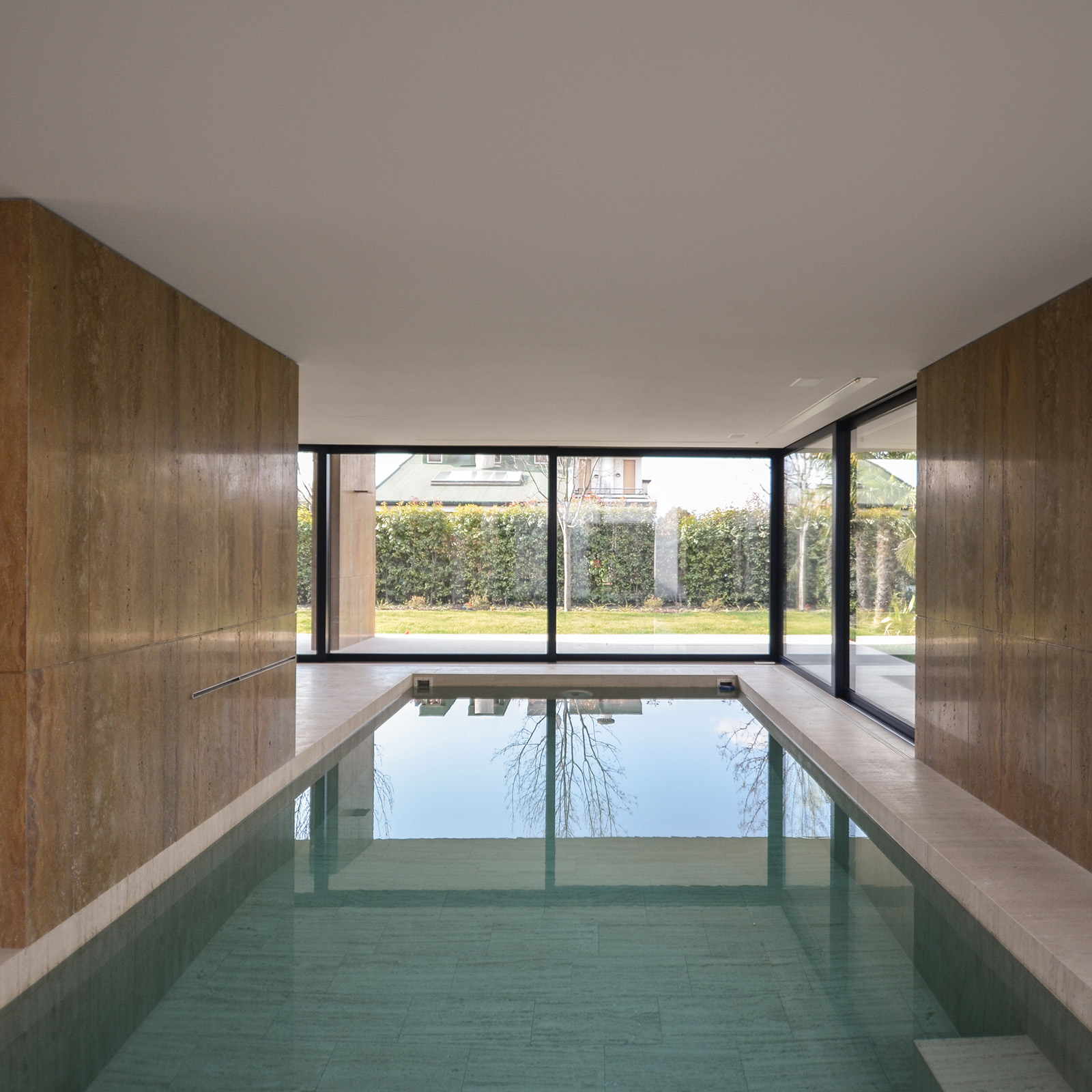 2018 年完成的意大利 60 年代住宅翻新设计-5